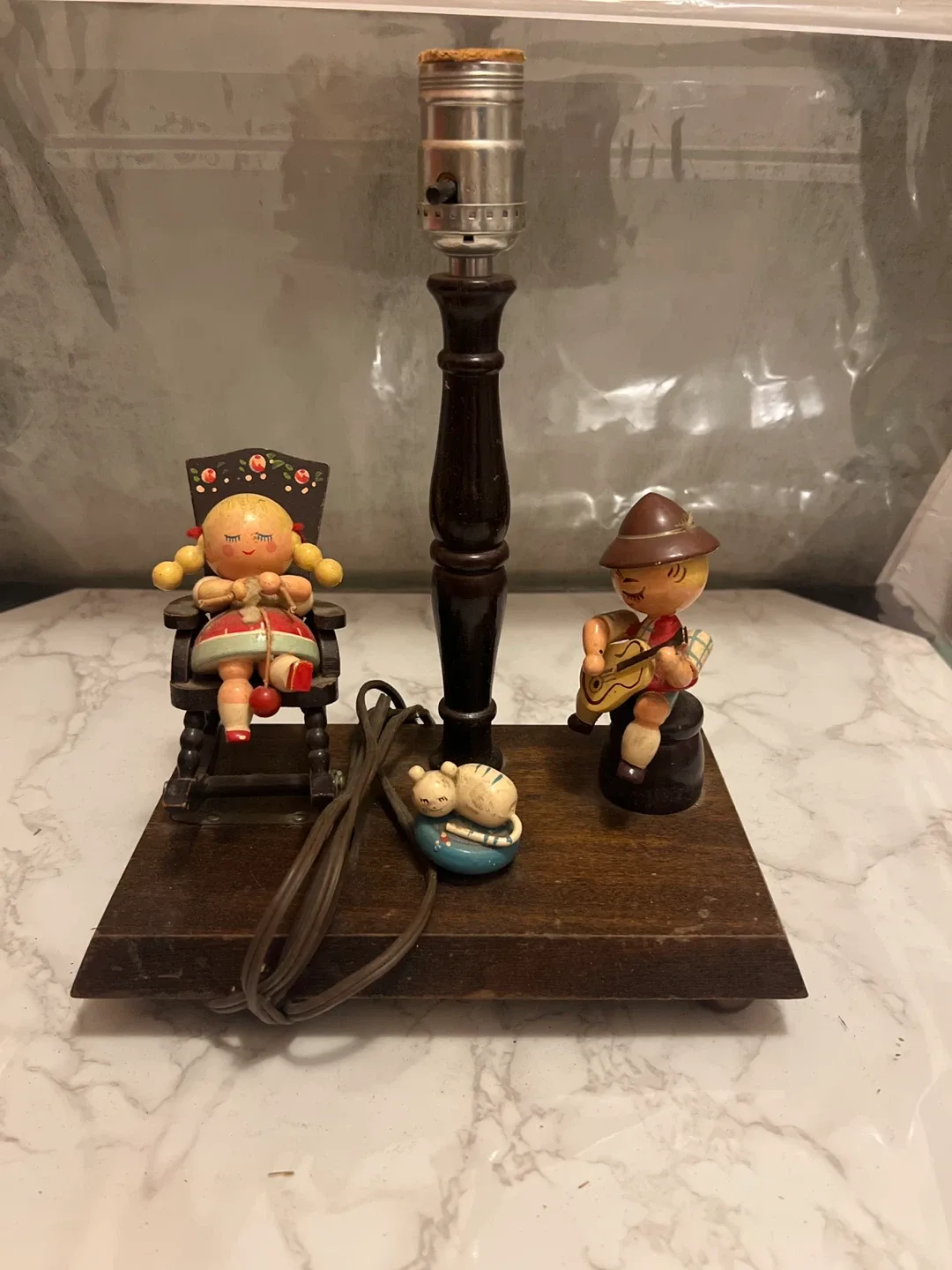 Vintage Hummel Lamp image indicator(2)