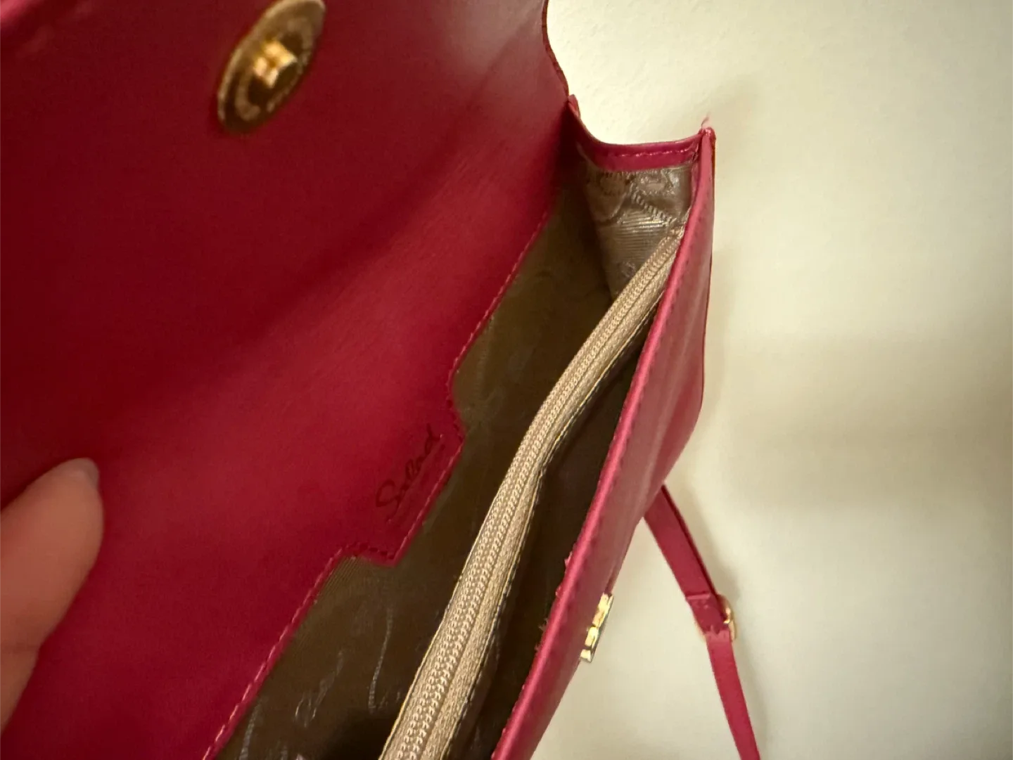 Salad Crossbody Bag - Raspberry Colour image indicator(6)