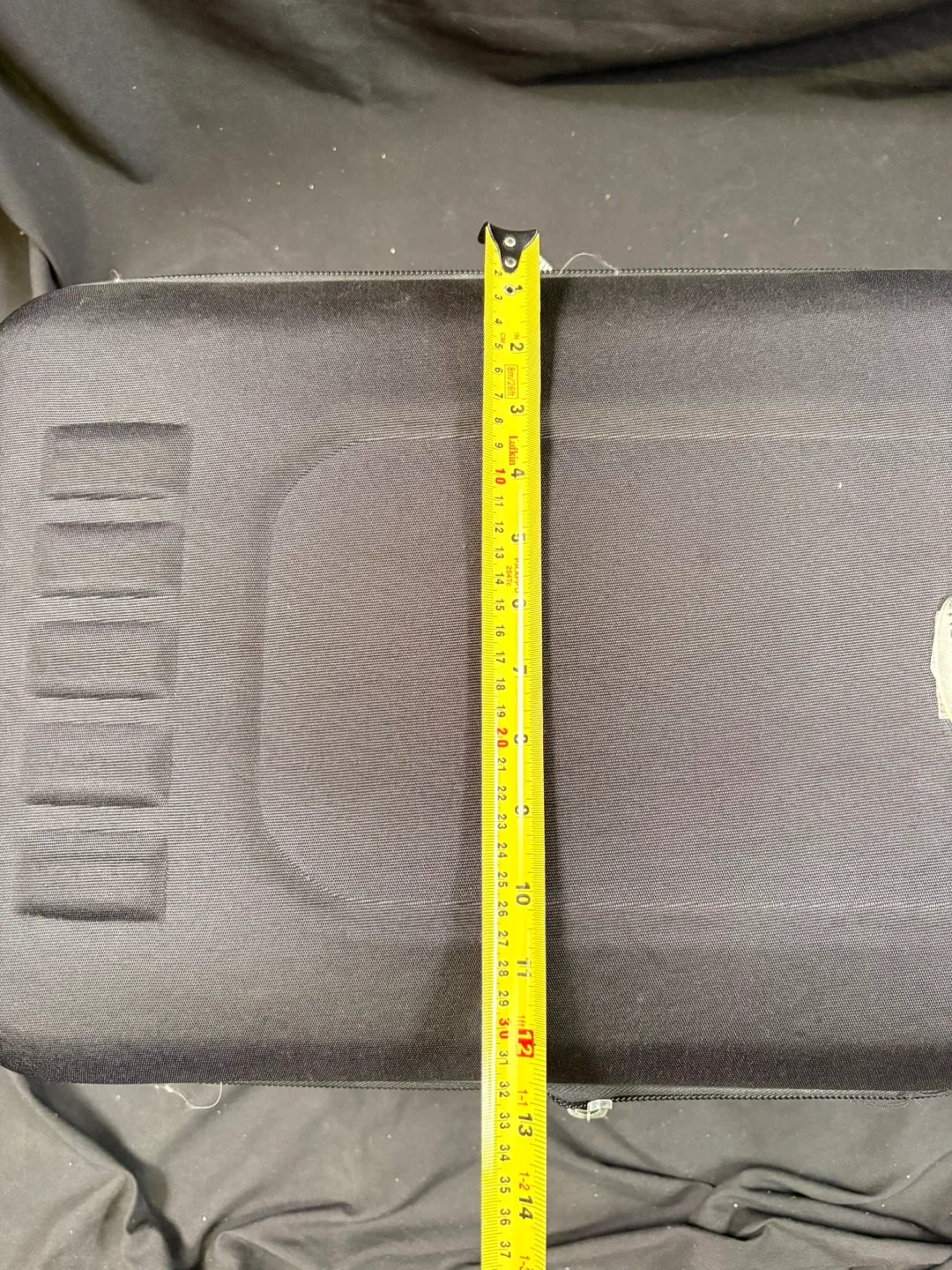 Airborne Rolling Carry-On Suitcase image indicator(10)