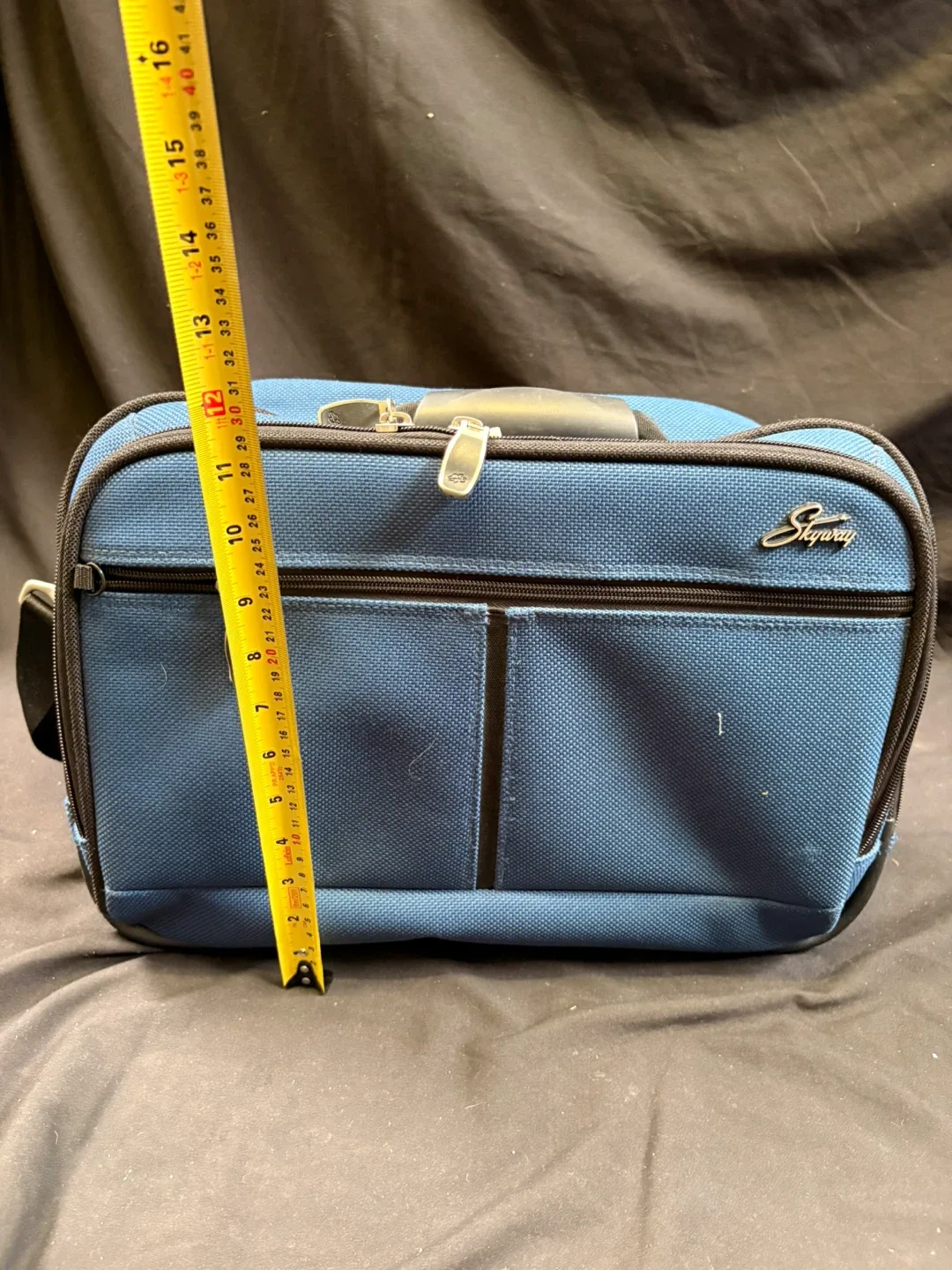Skyway Blue Carry-On Bag image indicator(5)