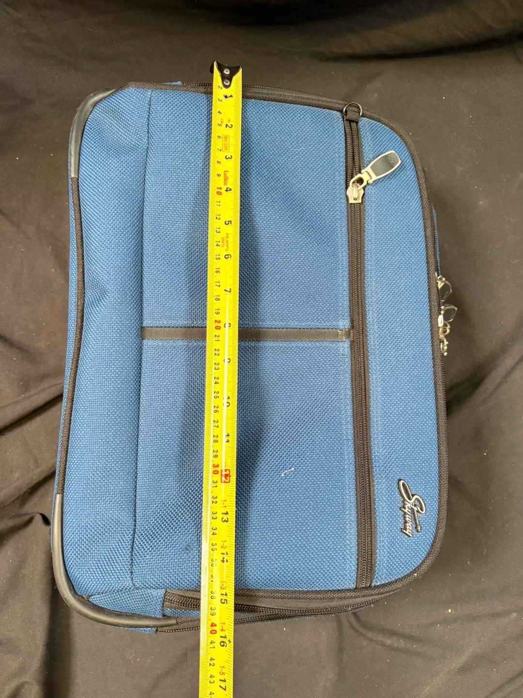 Skyway Blue Carry-On Bag image indicator(7)