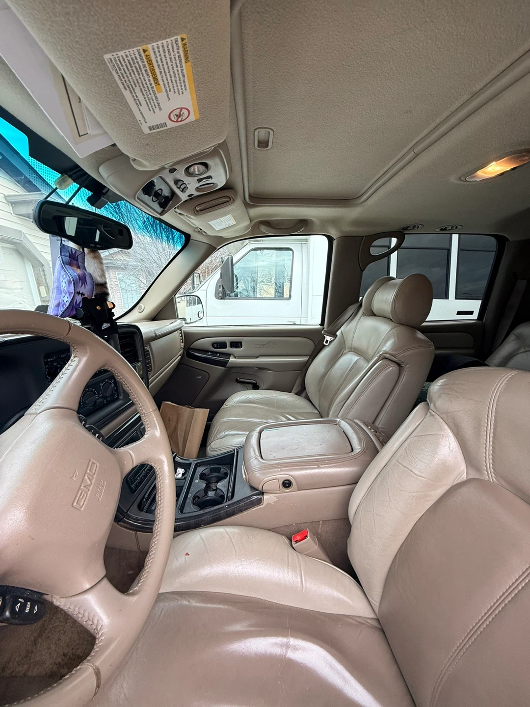 GMC Denali SUV - White - photo 4