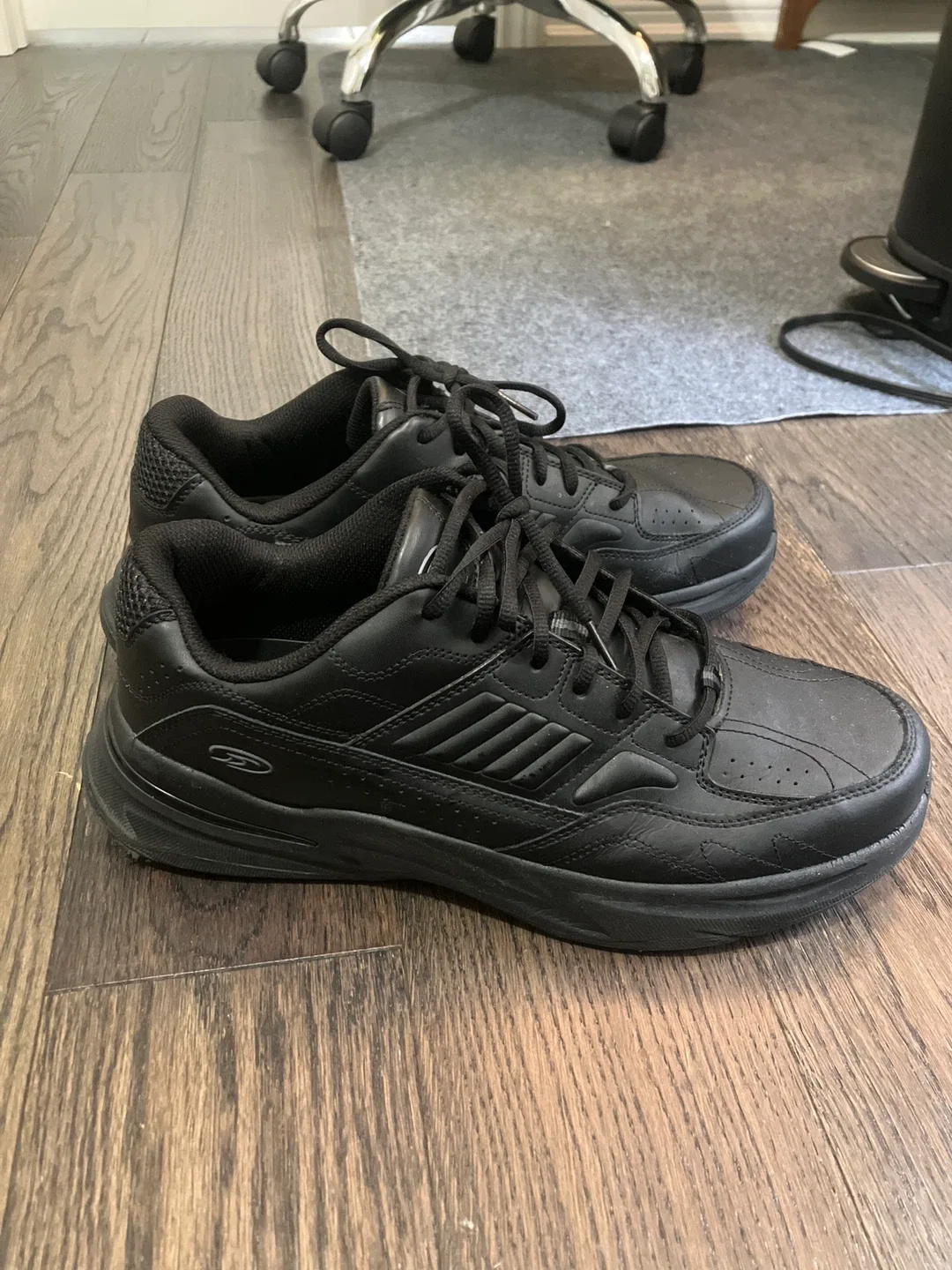 Dr. Scholls Black Walking Shoes