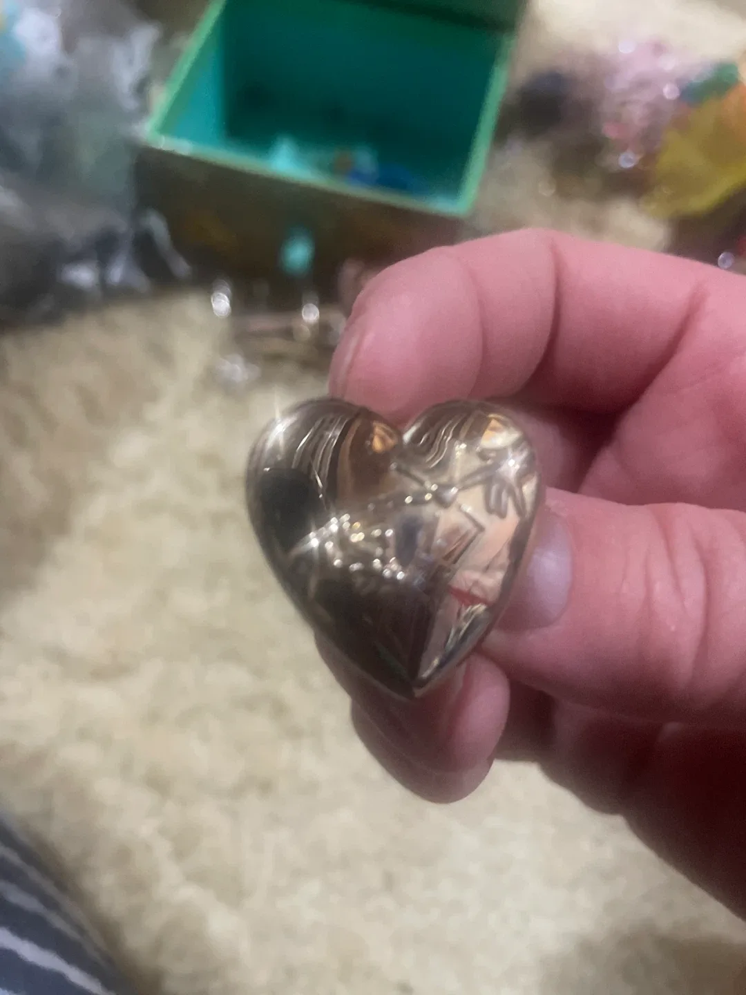 E.T Universal Studios Variety C.C. Heart Pin