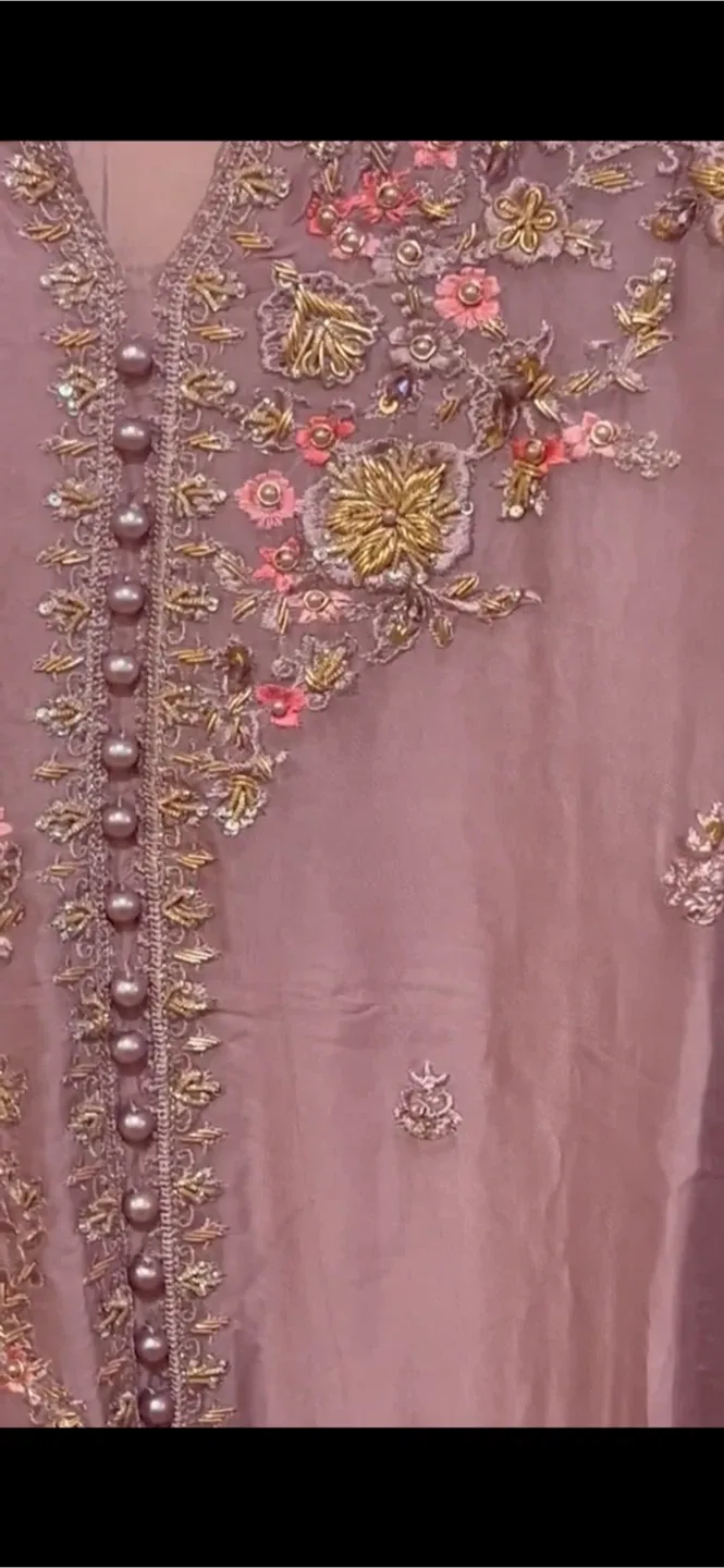 Beautiful Embroidered 3pcs Pure Chiffon Pakistani Suit image indicator(7)