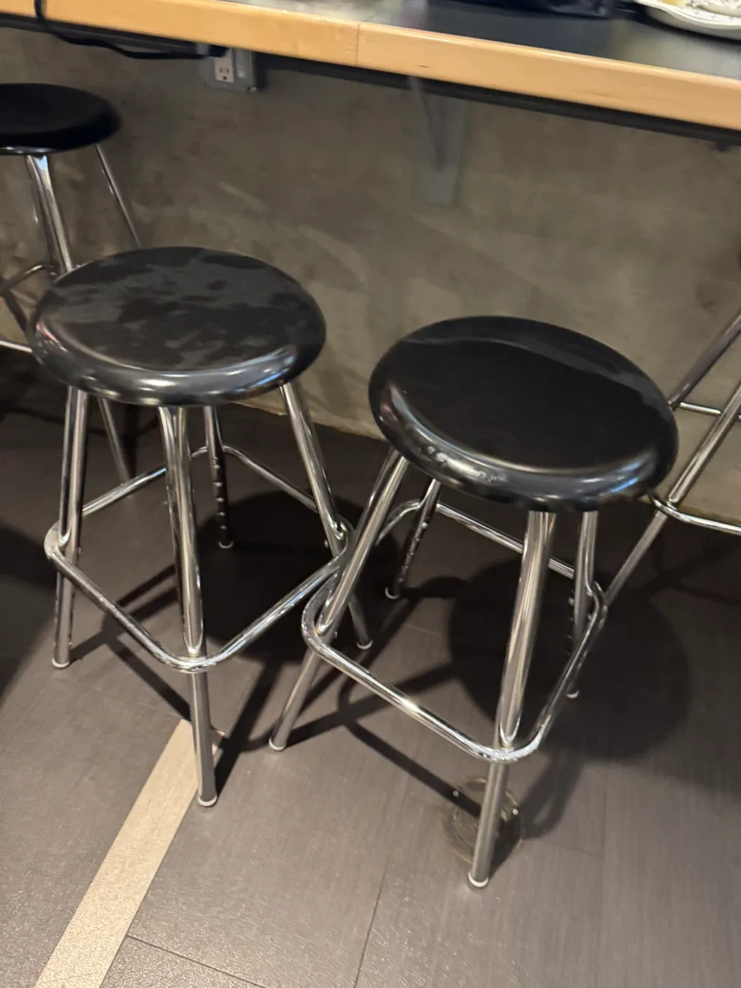 5 Bar Stools - Black & Chrome image indicator(2)