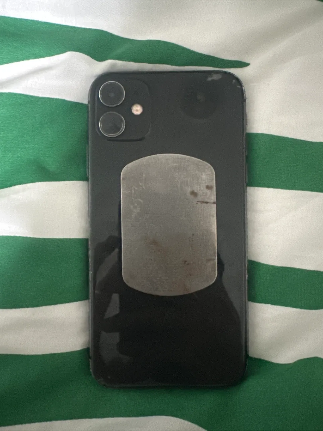 iPhone 11 - Black image indicator(2)