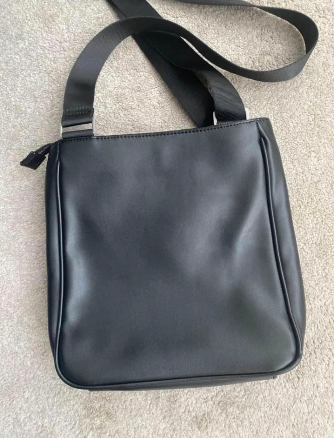 Guess Black Crossbody Bag image indicator(2)