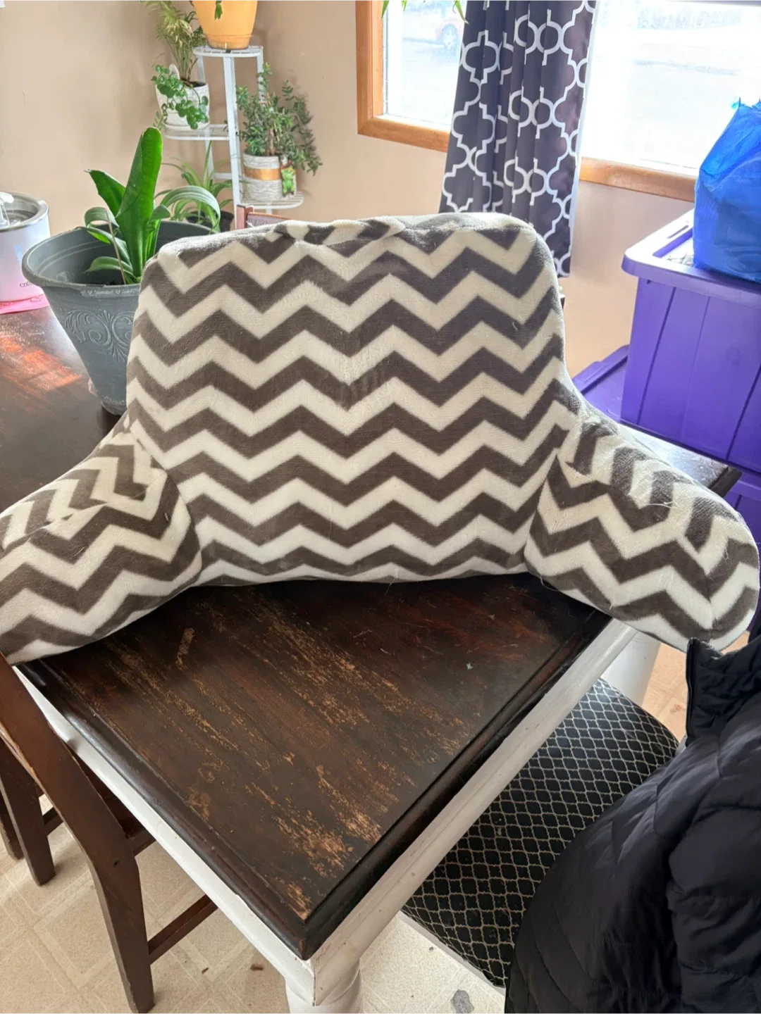 Chevron Pattern Backrest Pillow