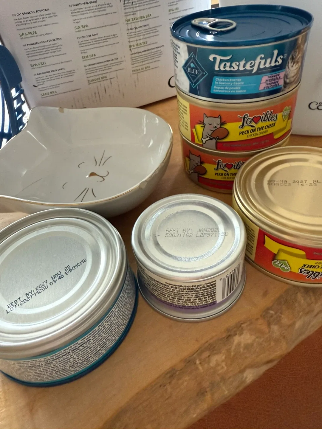 Catit Flower Fountain, Friskies Cat Food, Blue Tastefuls image indicator(4)