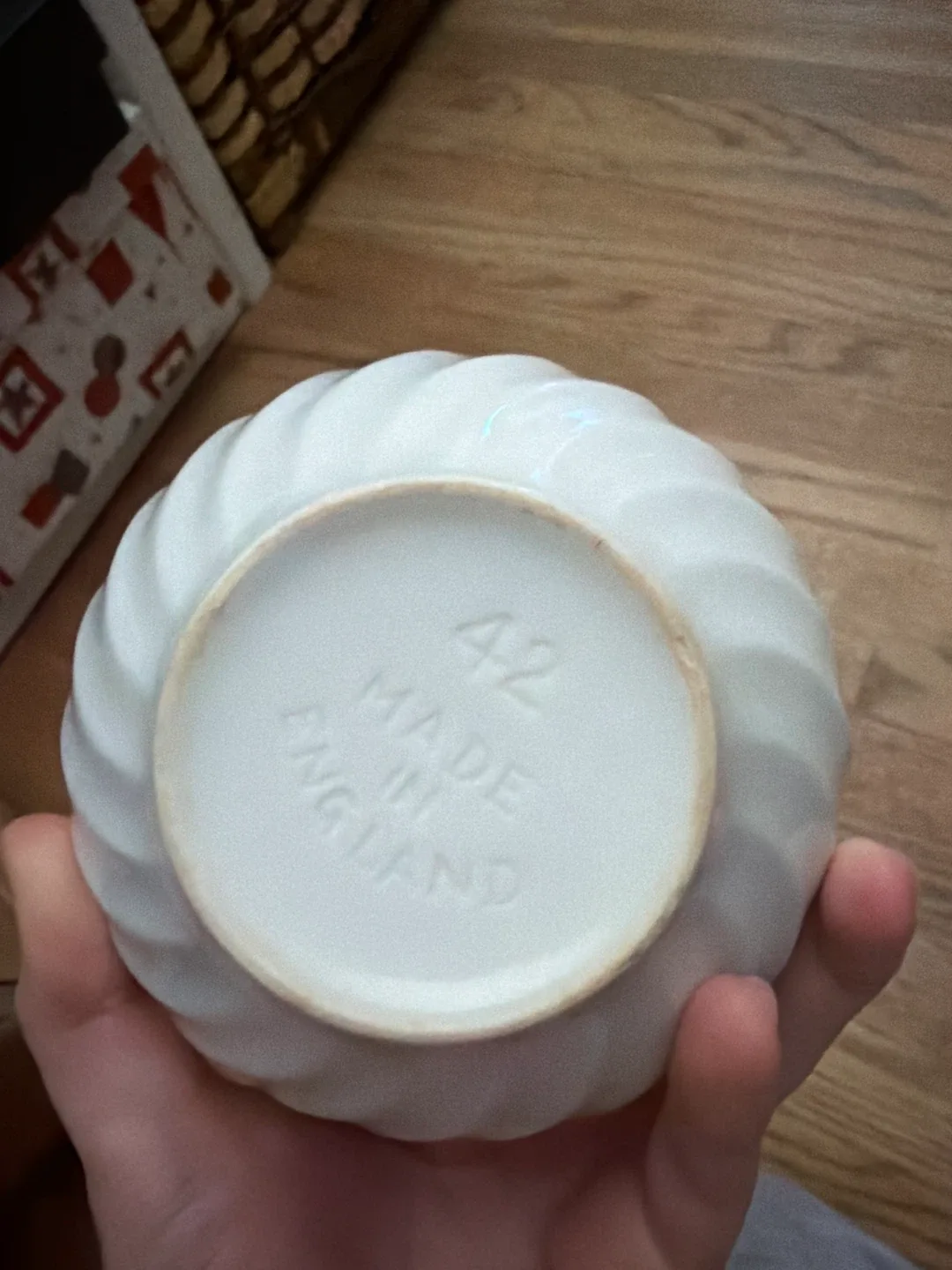 Vintage sugar Bowl - Made in England image indicator(2)