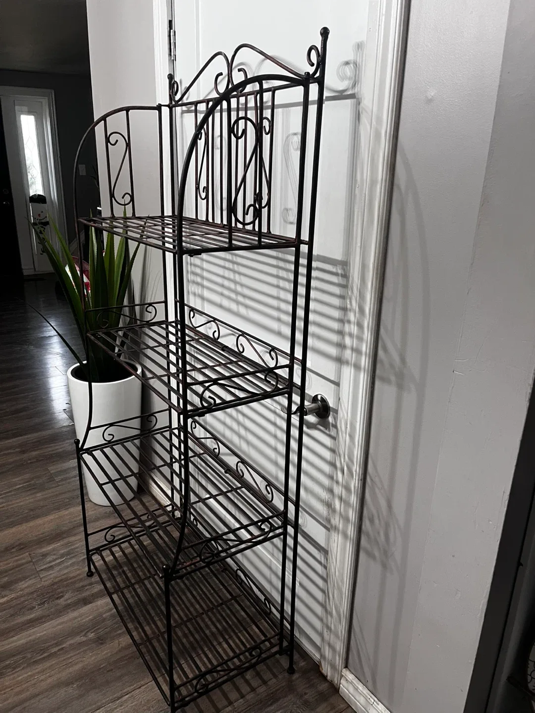 Metal Baker's Rack - Great Condition! image indicator(4)