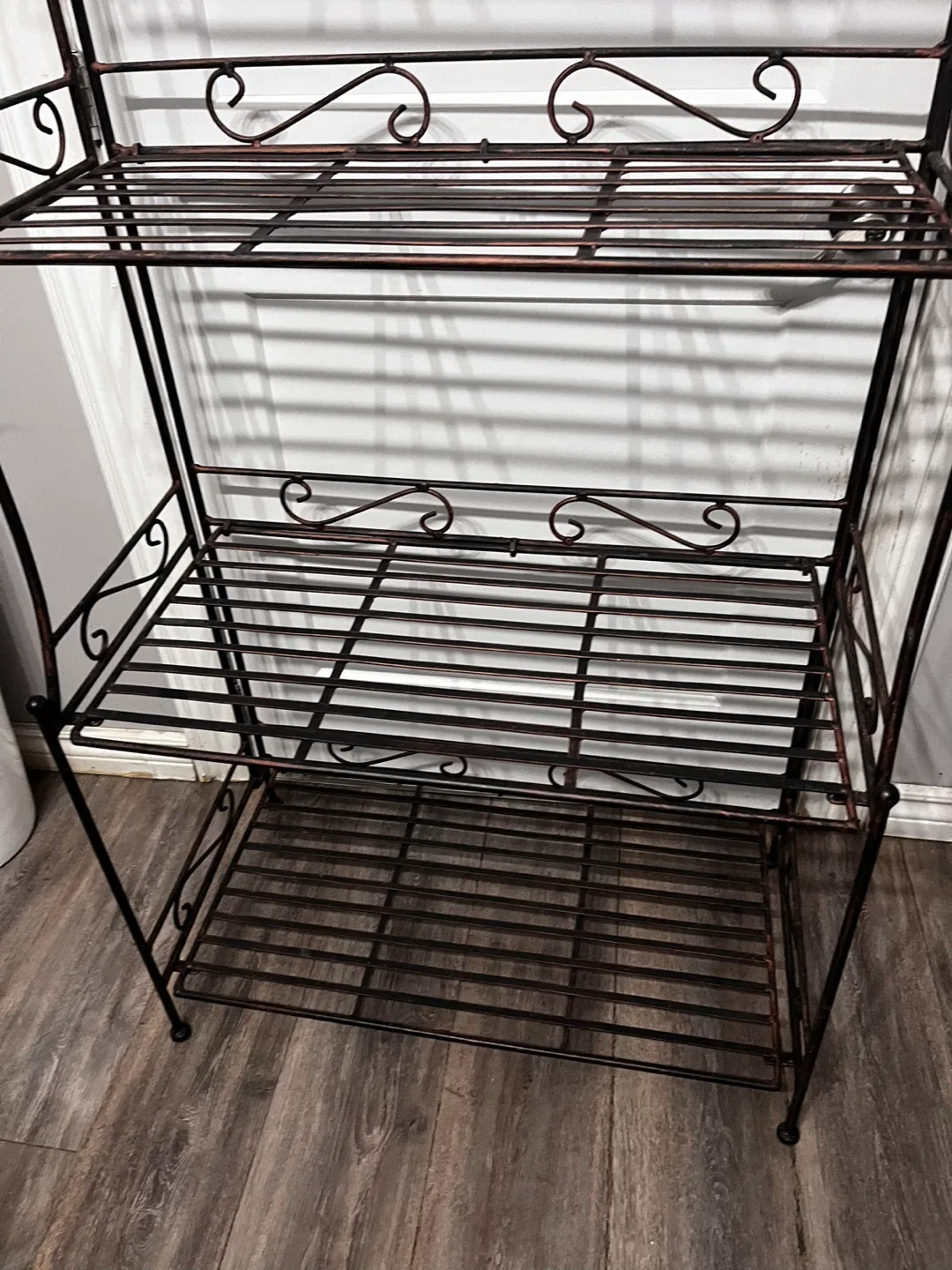 Metal Baker's Rack - Great Condition! image indicator(3)