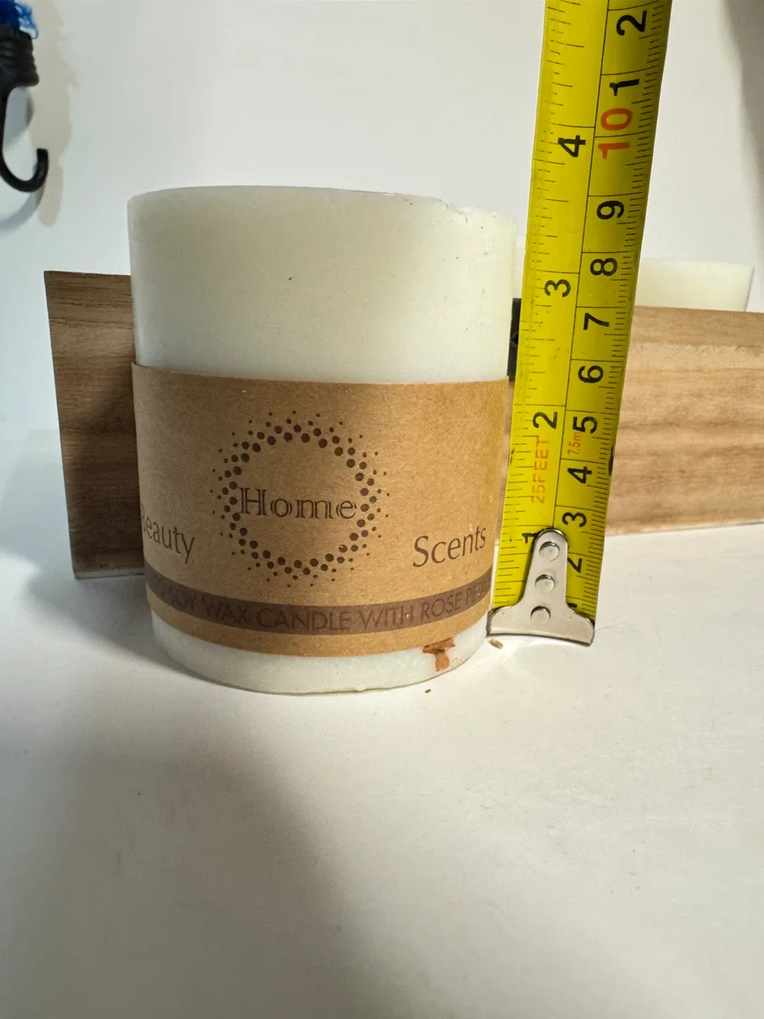 Assorted candles in wooden case set of 4 image indicator(5)