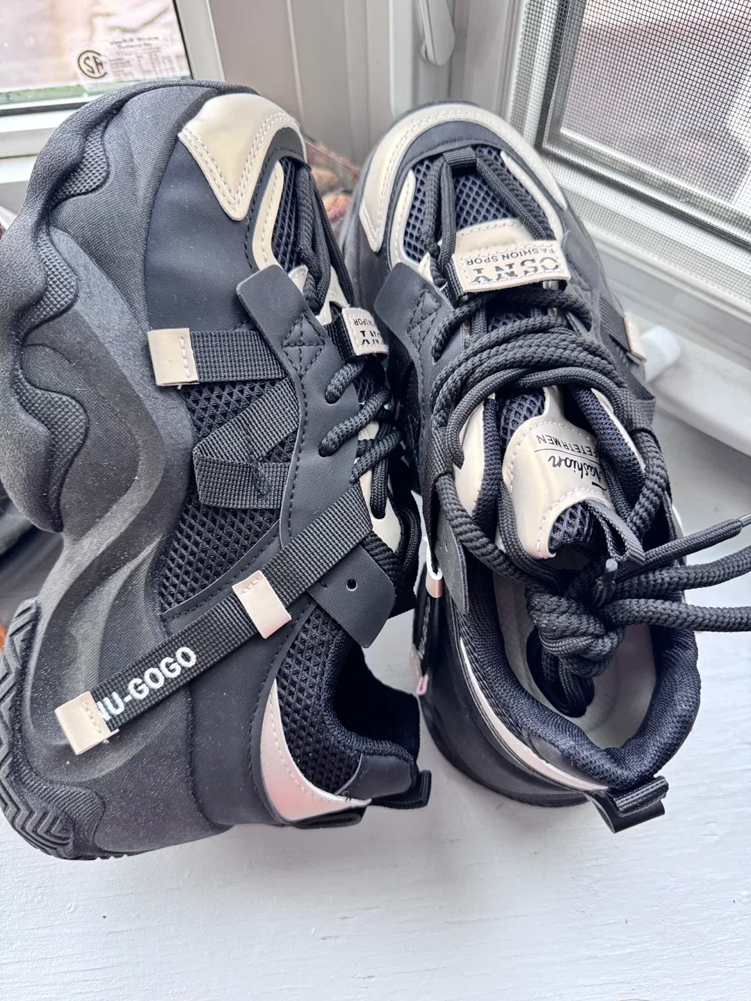 Fashion Sport Sneakers - men size 7 or women size 8.5 image indicator(2)