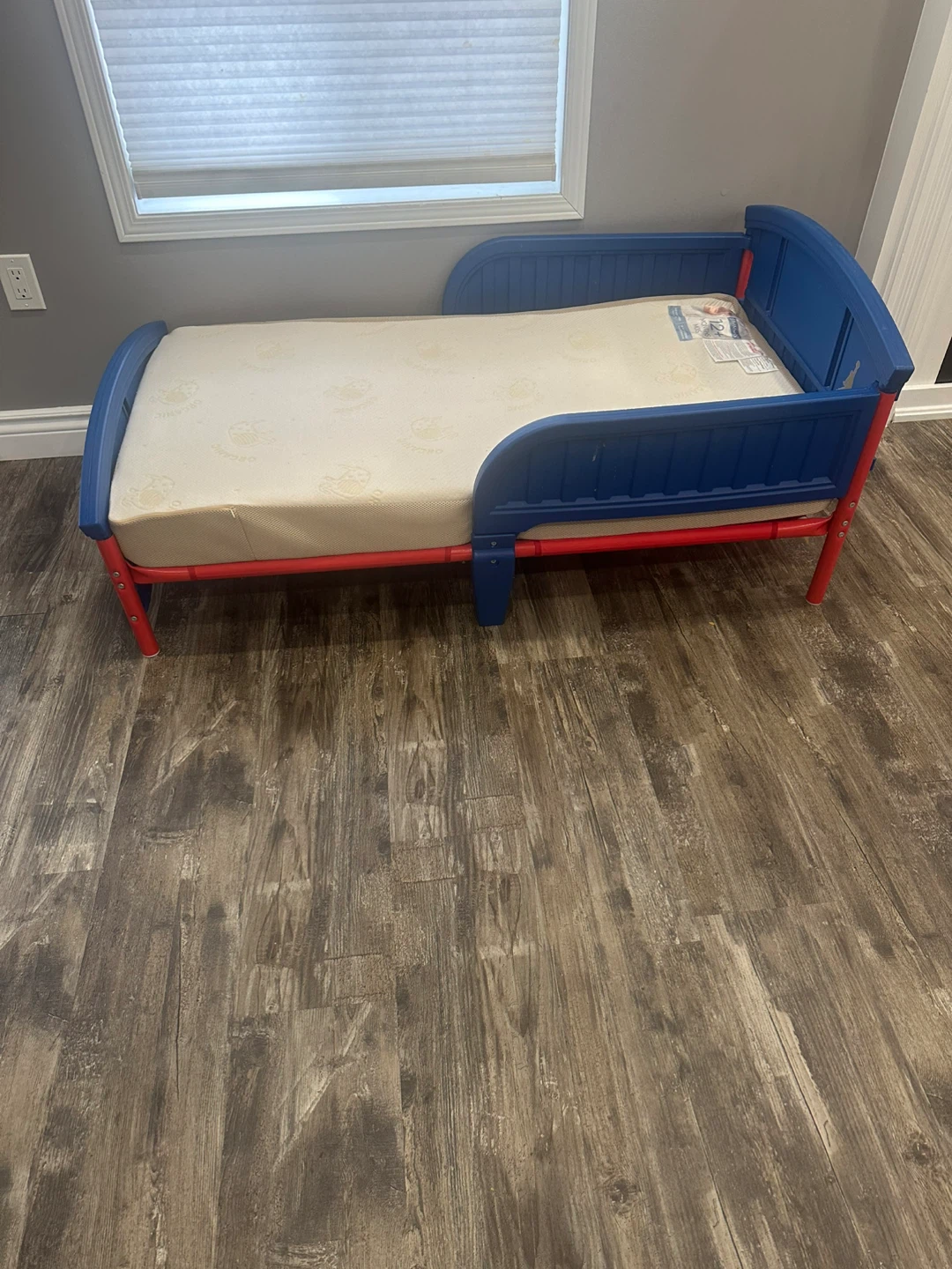 Paw Patrol Toddler Bed - Perfect for Little Ones! - photo 3