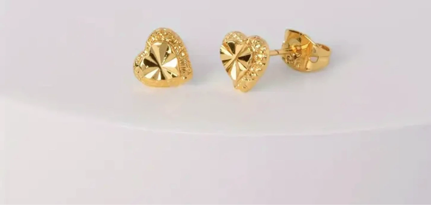 Heart Stud Earrings - Gold