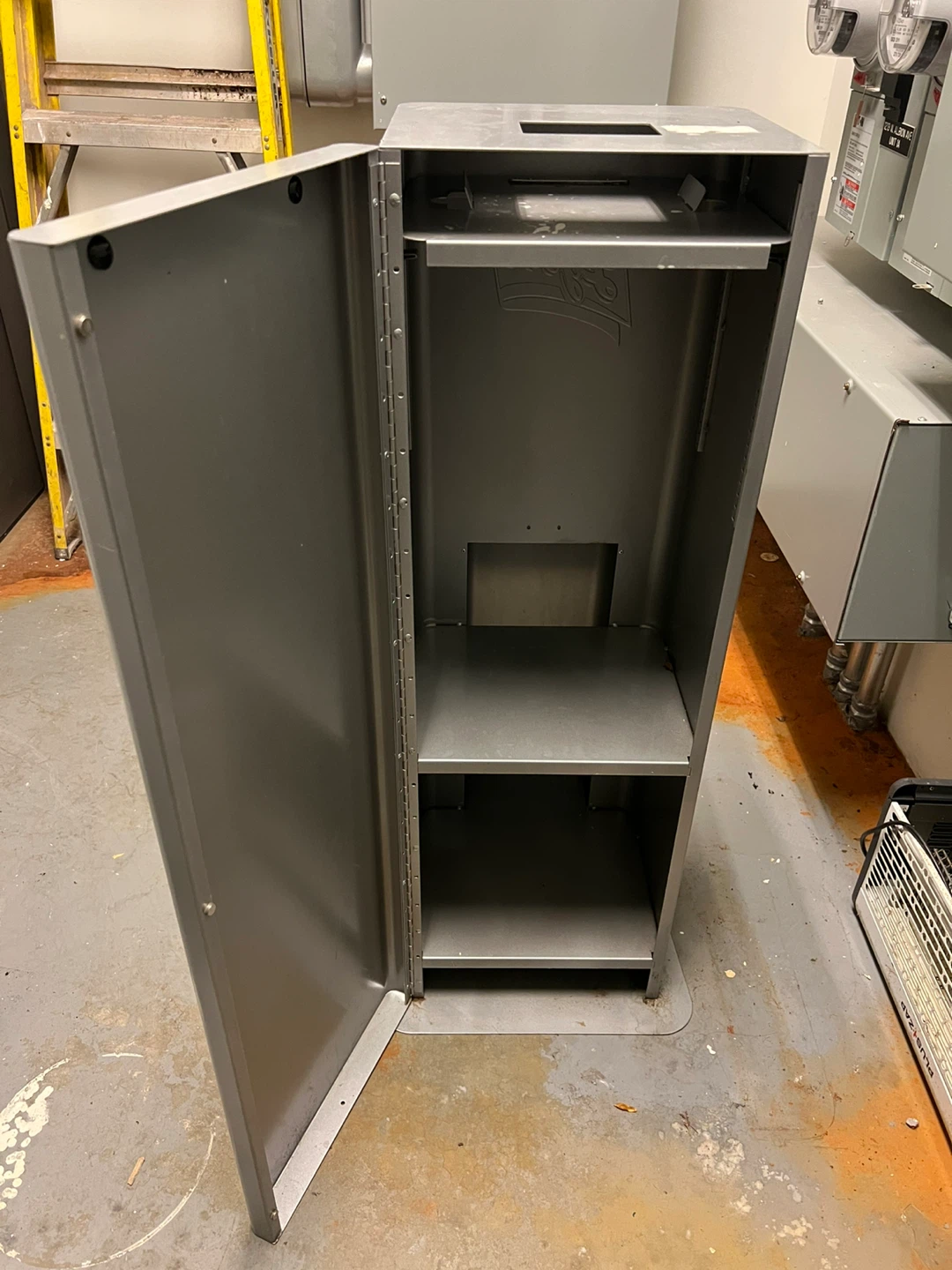 Lysol Disinfectant Wipes Dispenser - photo 4