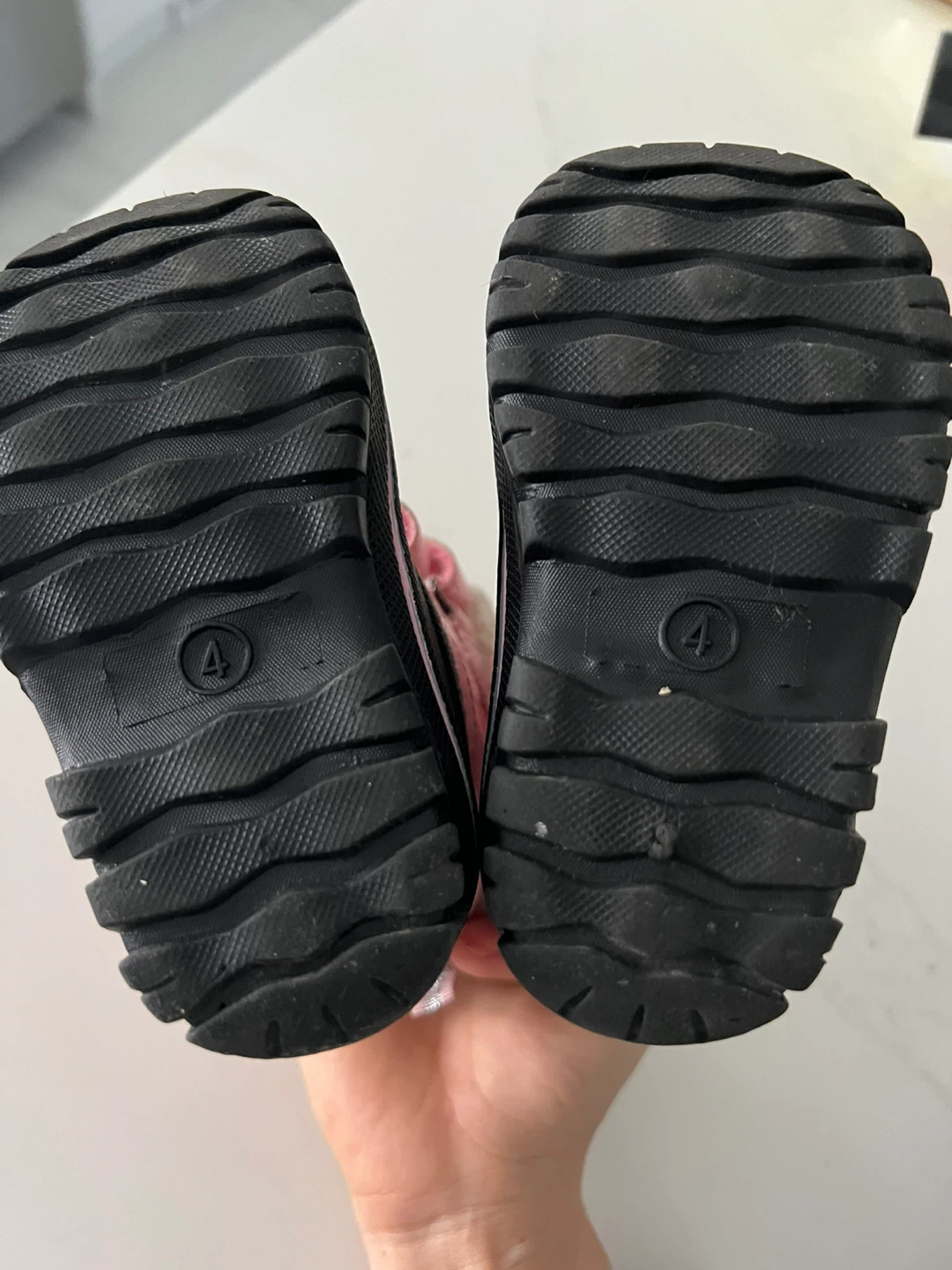 Size 4 winter boots for babies/toddlers - photo 3