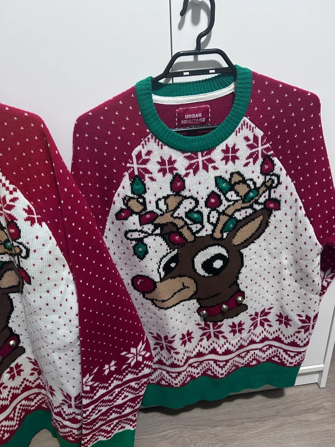 Urban Heritage Christmas Sweater - Size M/M image indicator(2)