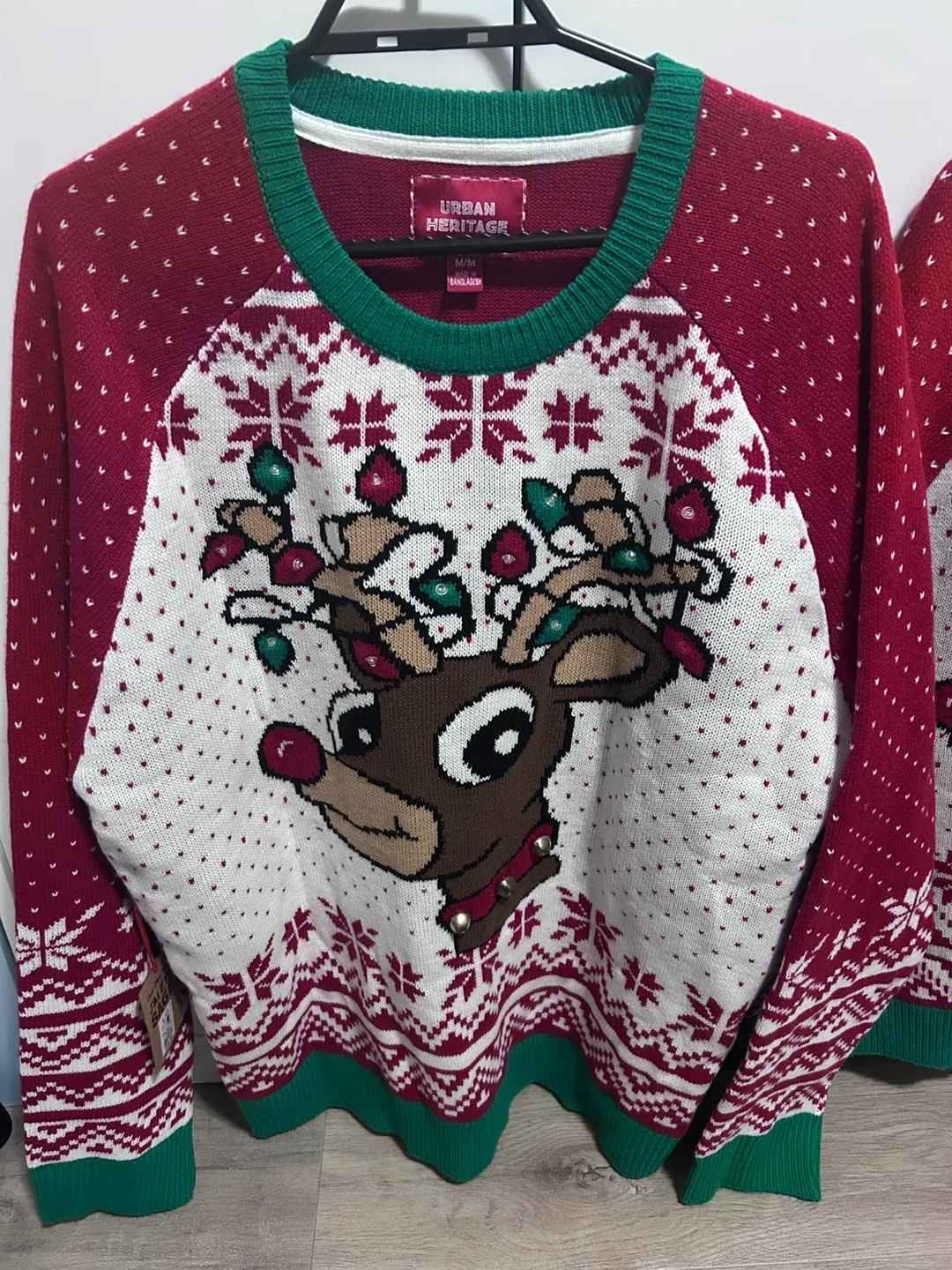 Urban Heritage Christmas Sweater - Size M/M image indicator(3)