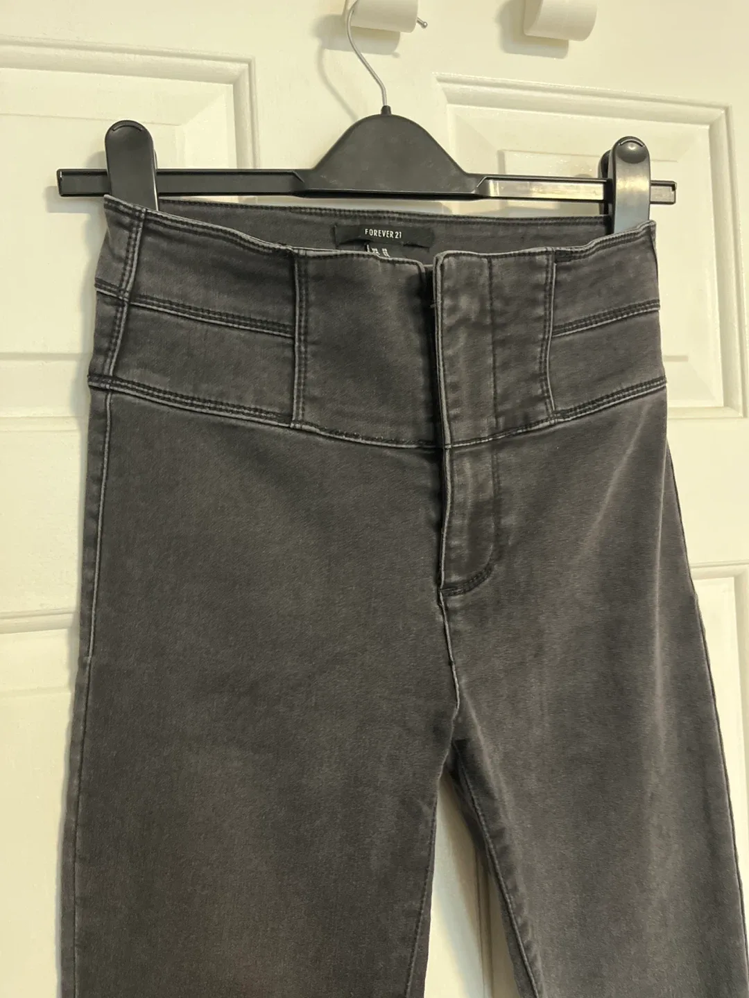 Forever 21 dark grey Jeans - Size 25 image indicator(2)