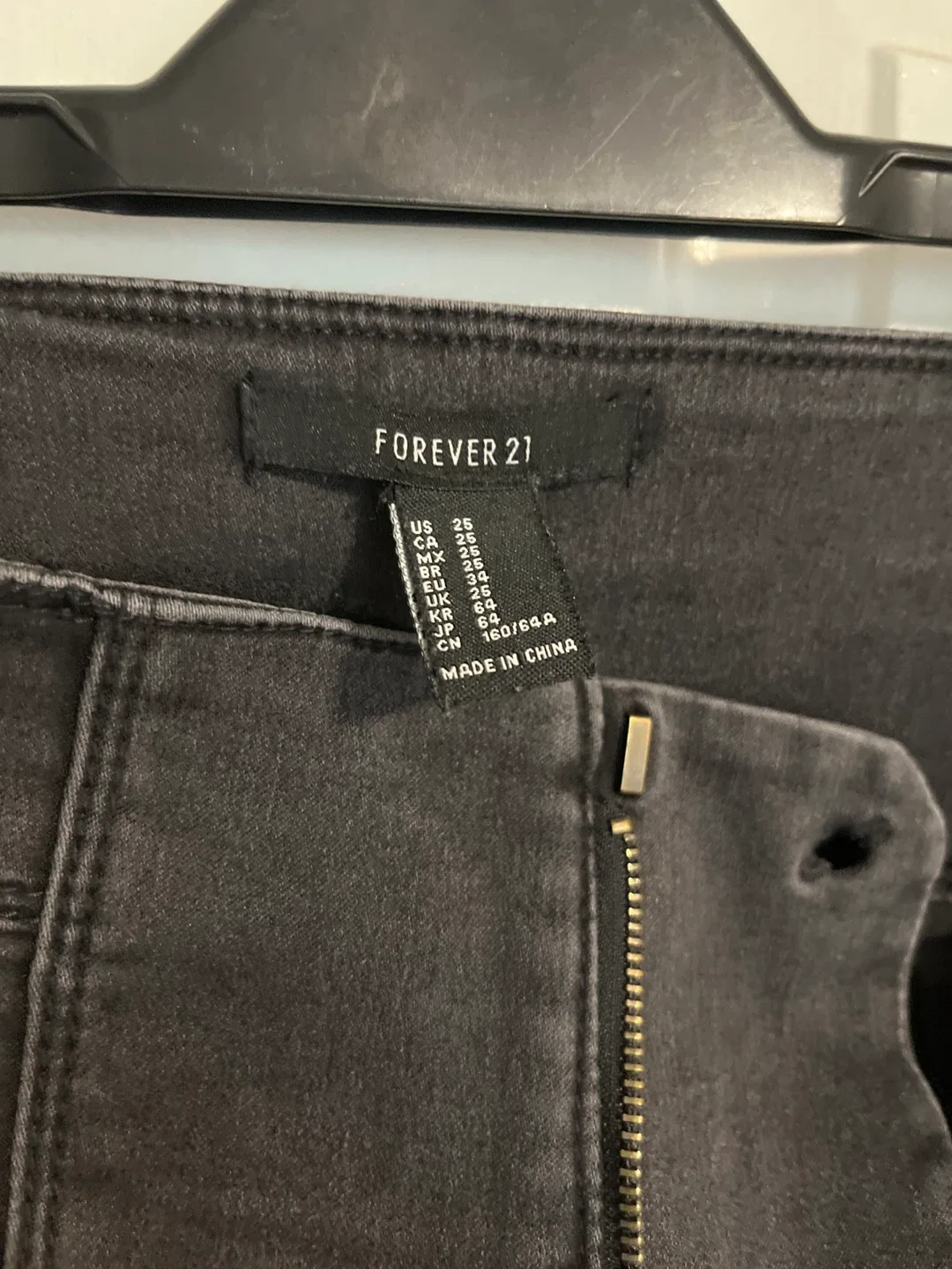 Forever 21 dark grey Jeans - Size 25 image indicator(5)