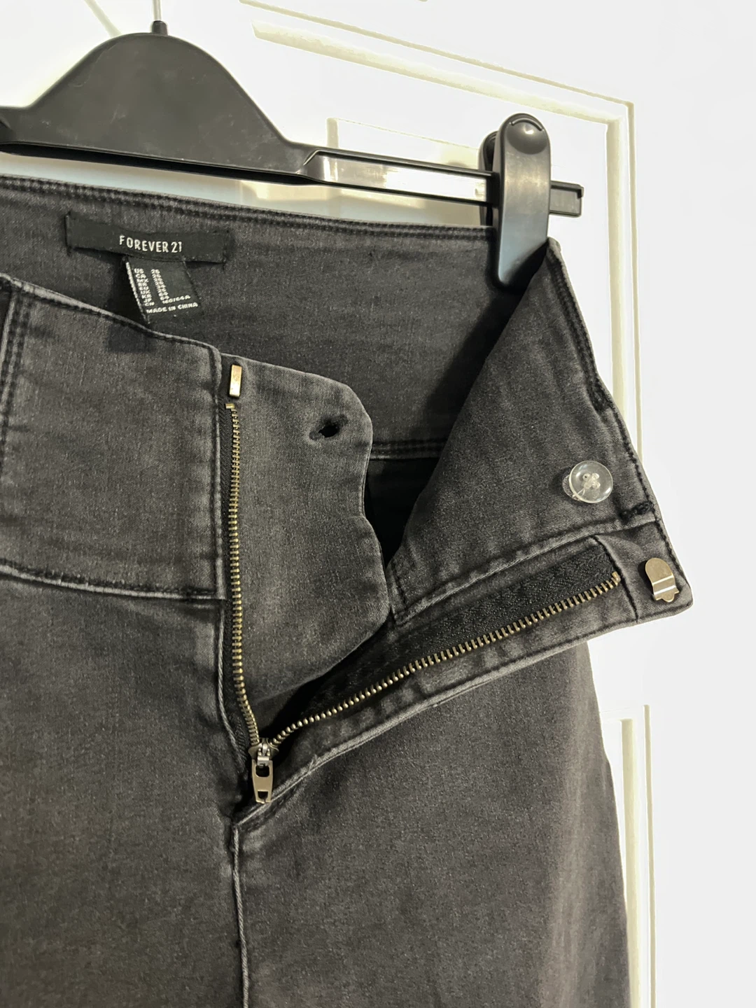 Forever 21 dark grey Jeans - Size 25 - photo 4