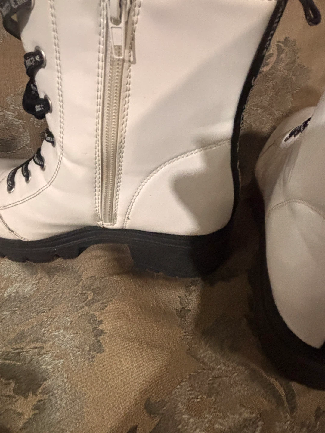 Juicy Couture White Lace-Up Boots - photo 4