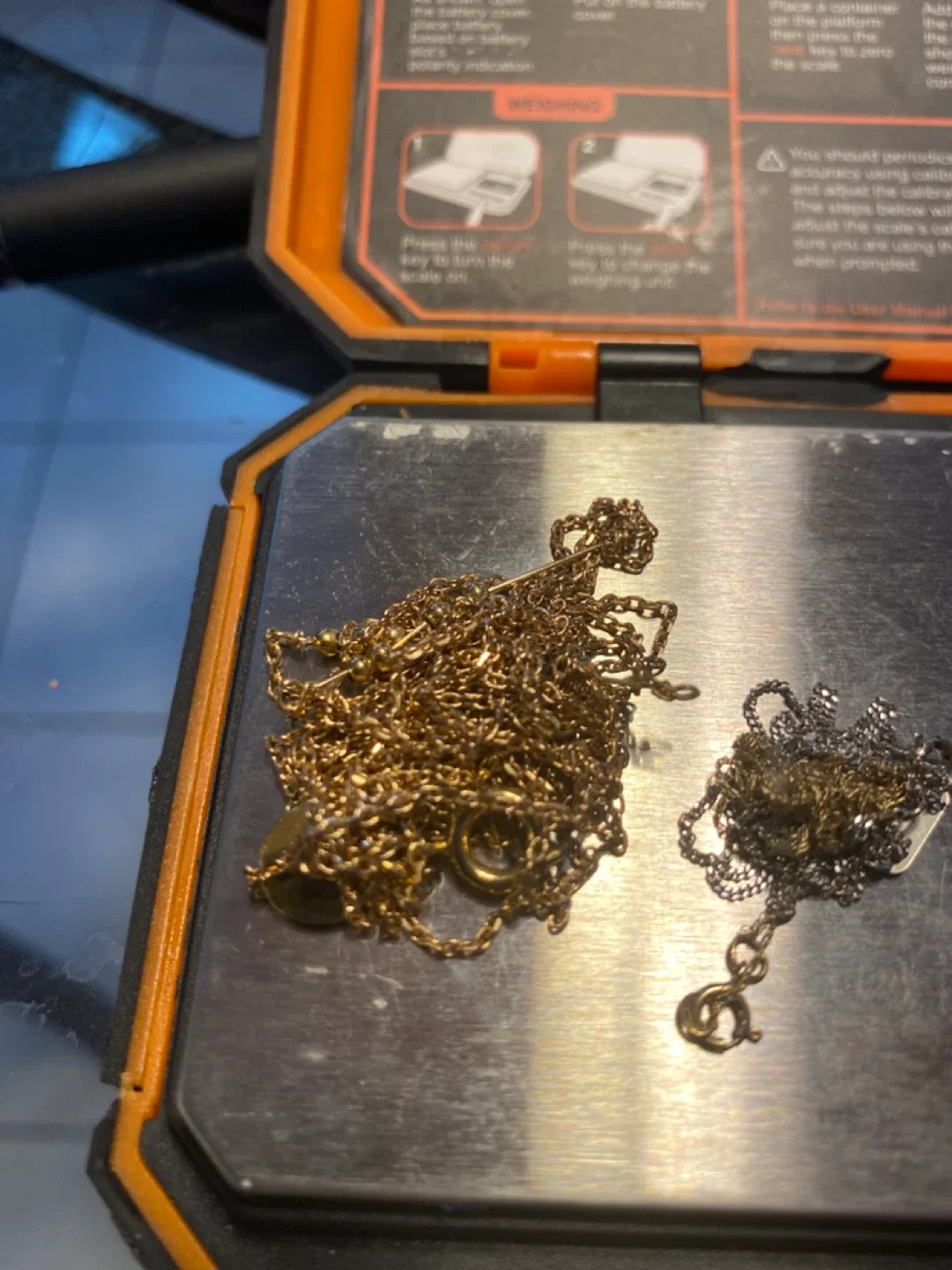 Gold 9/10k Chains - 7.7g image indicator(2)