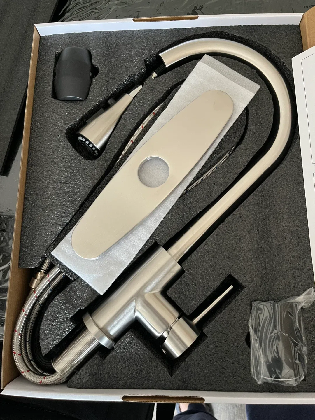 New Kitchen Faucet with Pull Down Sprayer image indicator(3)