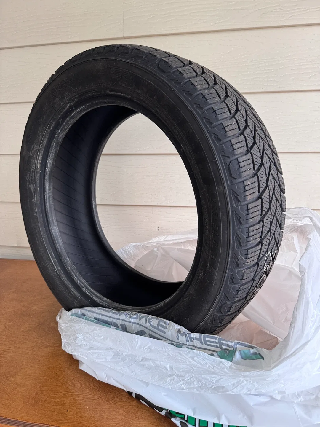 225/50 R18 Tires image indicator(4)