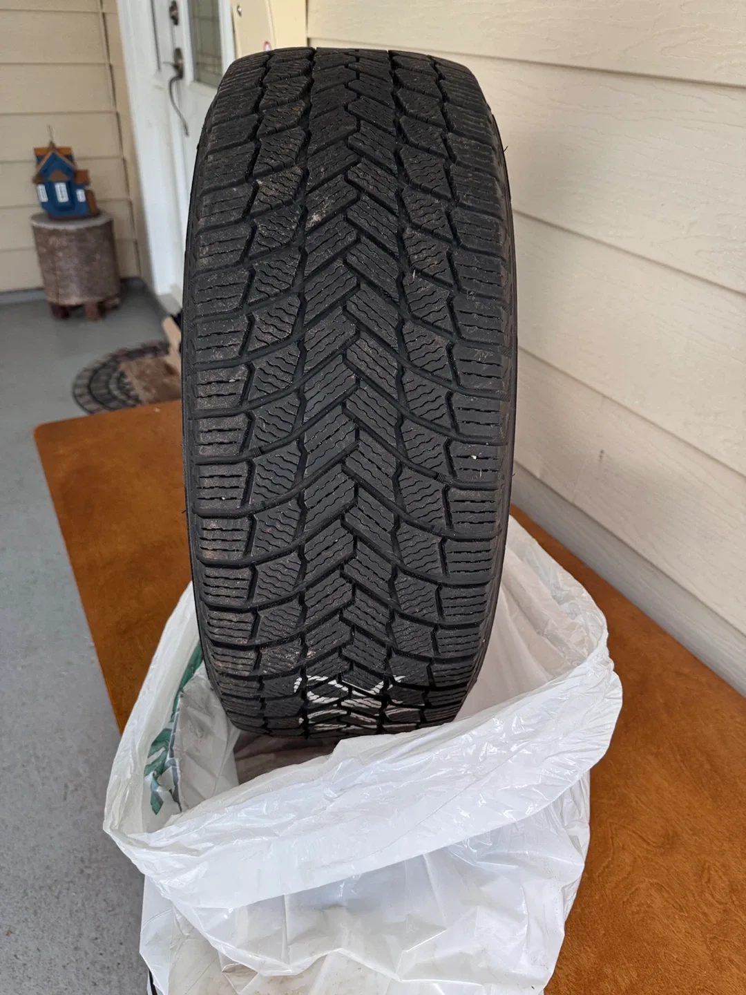 225/50 R18 Tires image indicator(3)