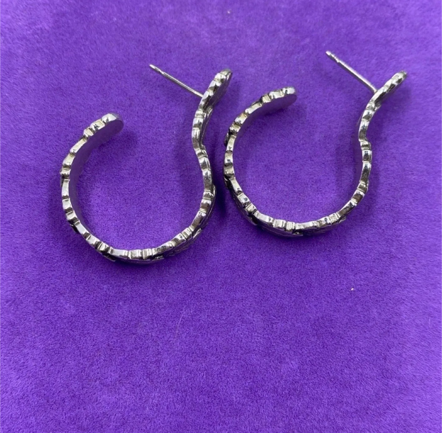 Vintage & New Jewellery - Necklaces, Brooches & Pendants image indicator(9)