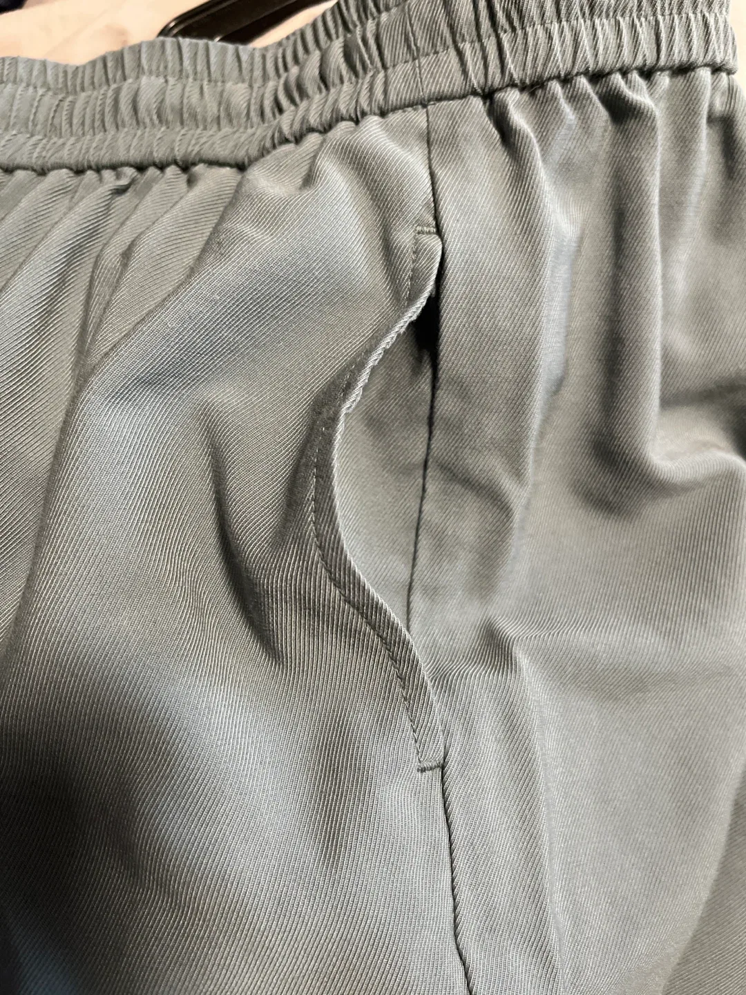 Uniqlo Relaxed  Pants - Size M image indicator(5)