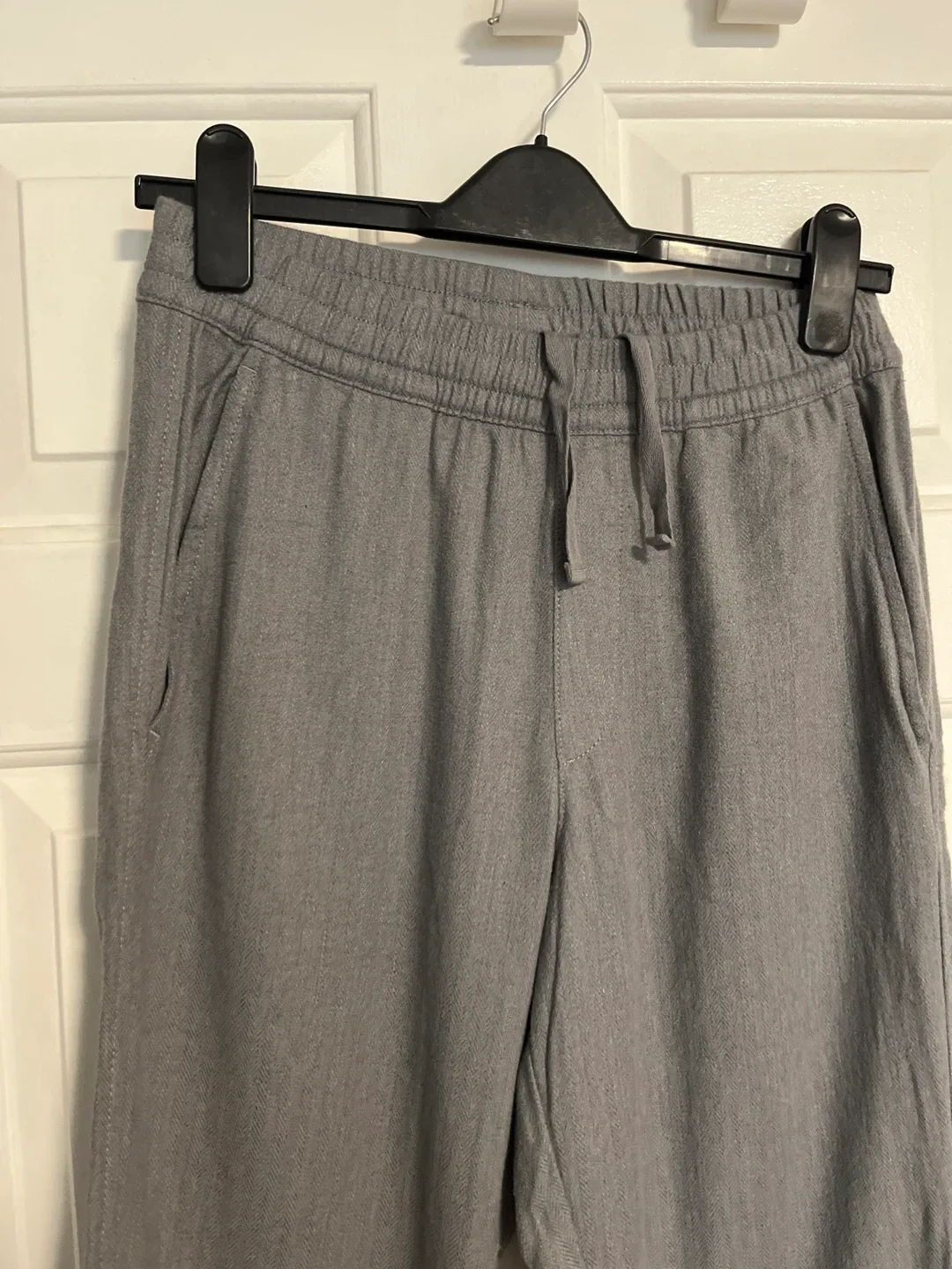 Uniqlo Relax Pants, Size S-M runs large image indicator(2)