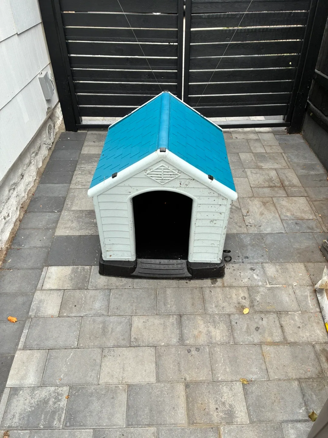 Dogloo Indigo Dog House - Blue/White image indicator(3)