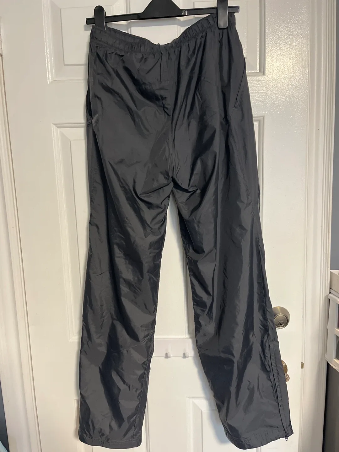 Nike Black Nylon Track Pants - Size M image indicator(4)
