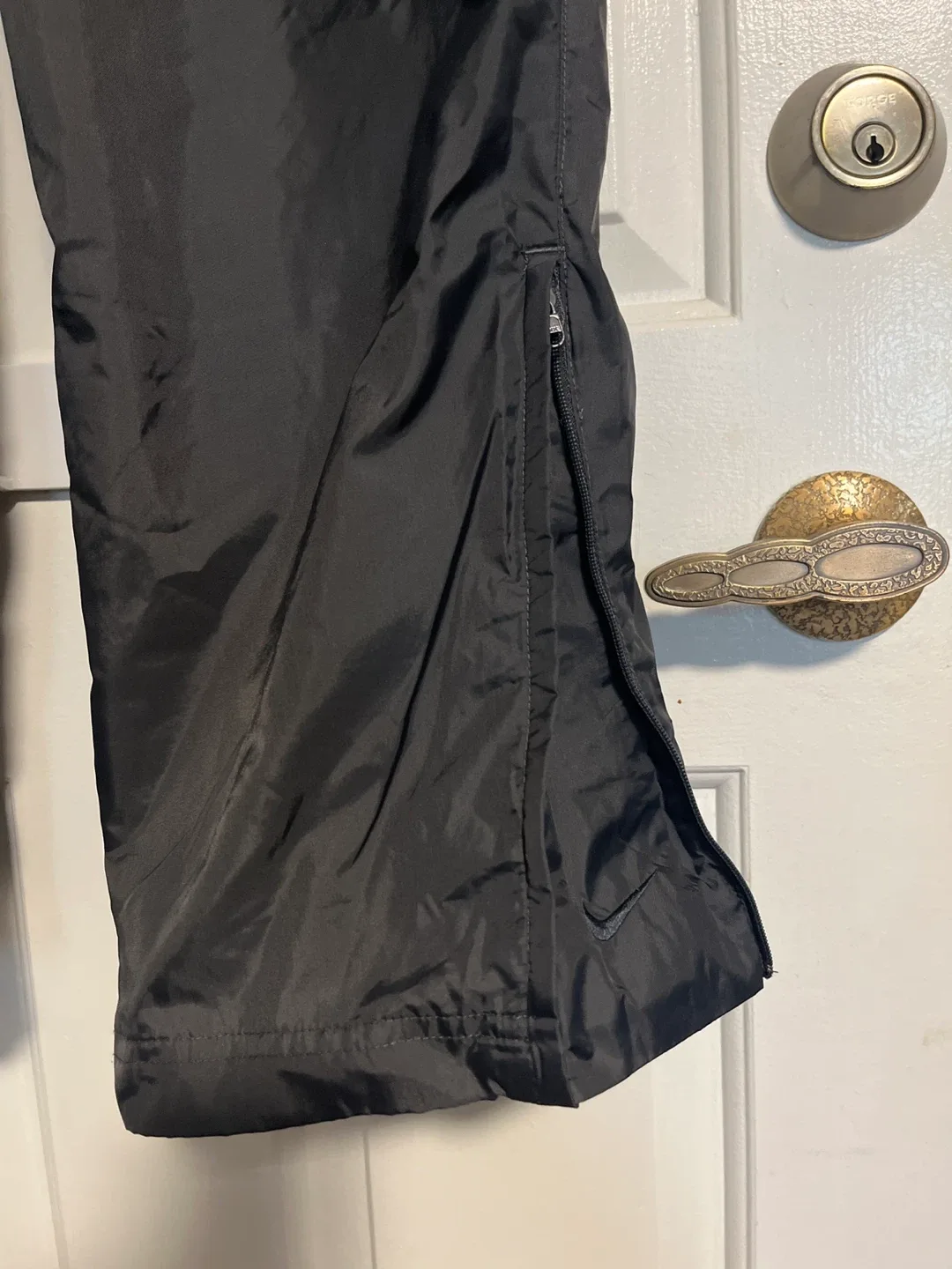 Nike Black Nylon Track Pants - Size M image indicator(2)