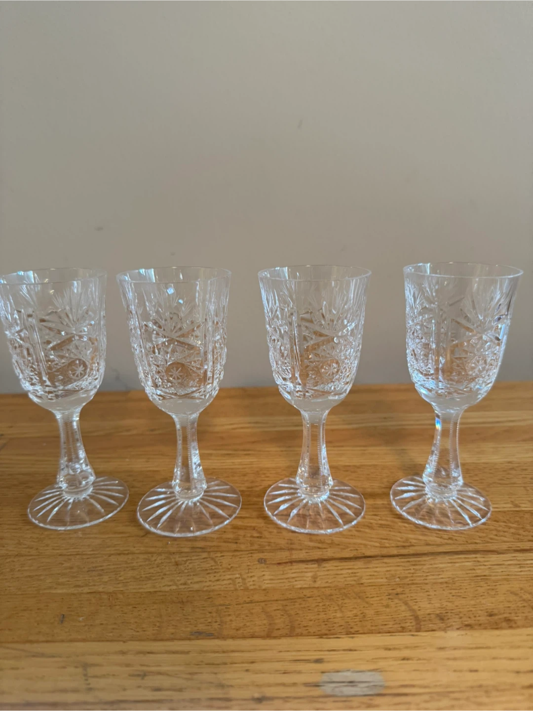 Set of 4 Crystal Wine Glasses - photo 2