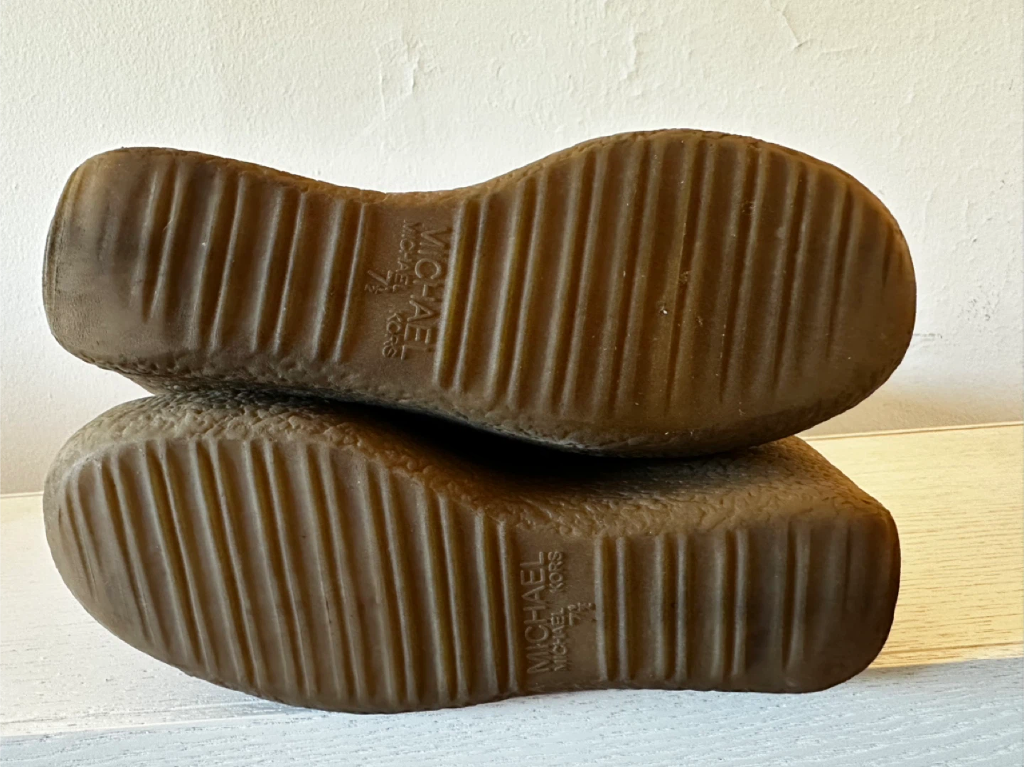Michael Kors - Brown Suede Winter Boots Size 7.5M - photo 4