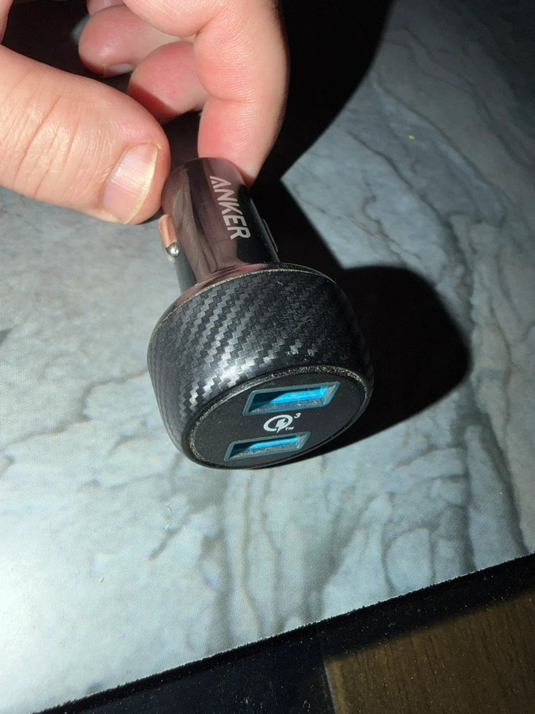 Anker PowerDrive Speed 2 Car Charger image indicator(2)