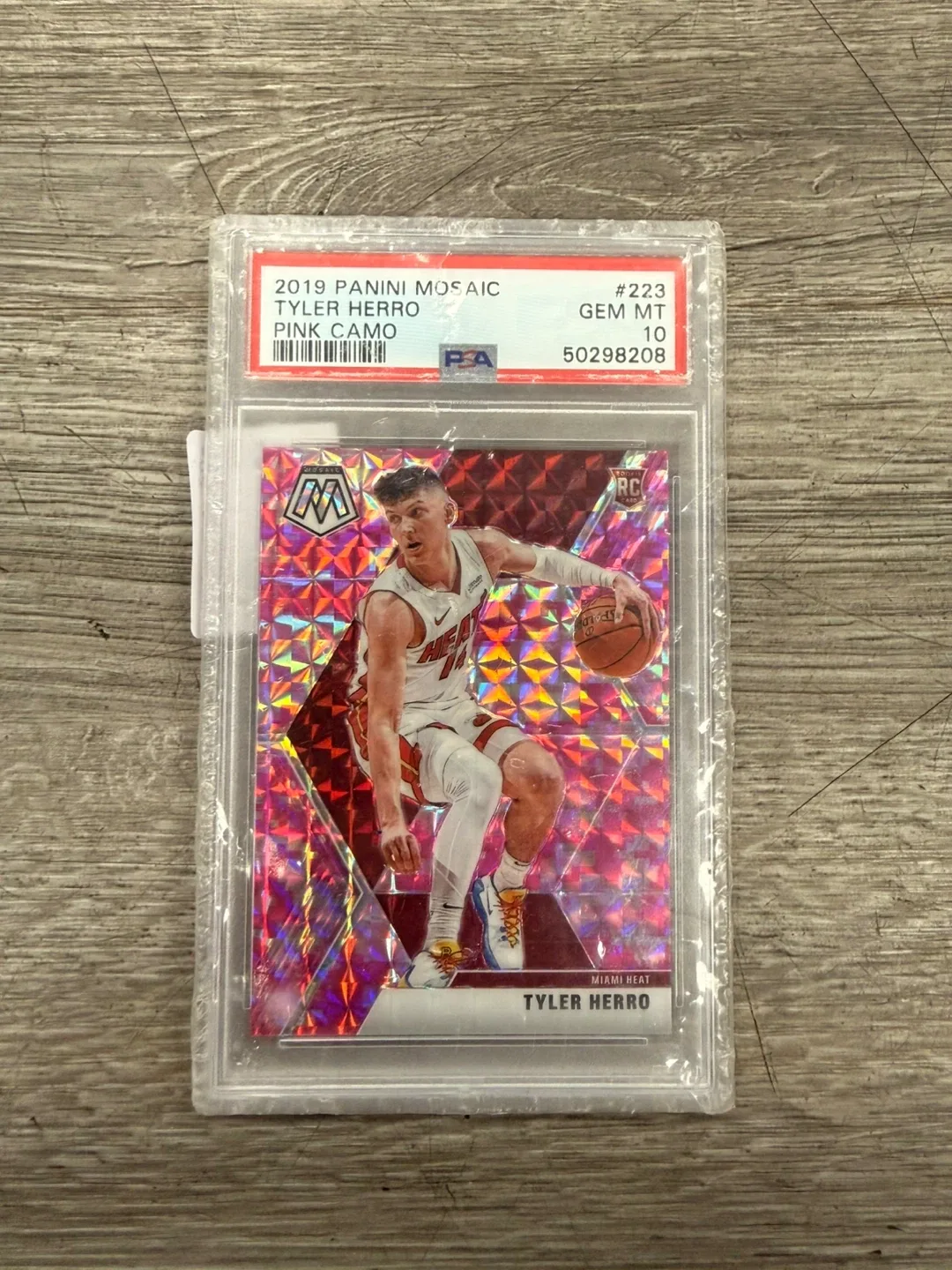 Tyler Herro 2019 Panini Mosaic Pink Camo Rookie Card thumbnail