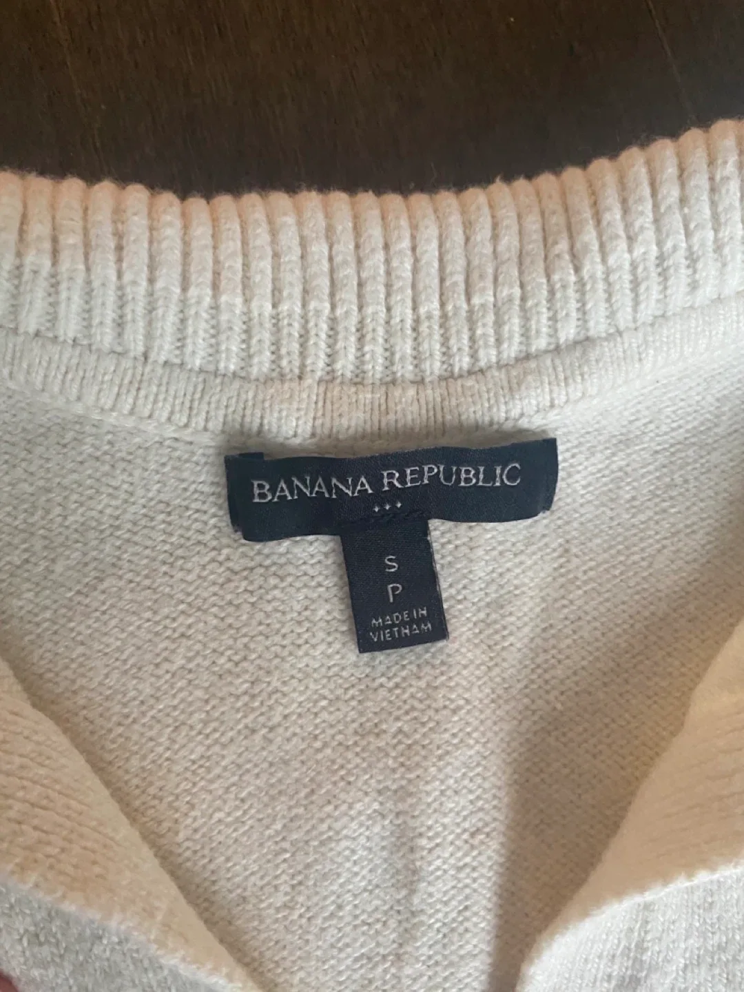 Banana Republic Cream Sweater - Size Small image indicator(3)
