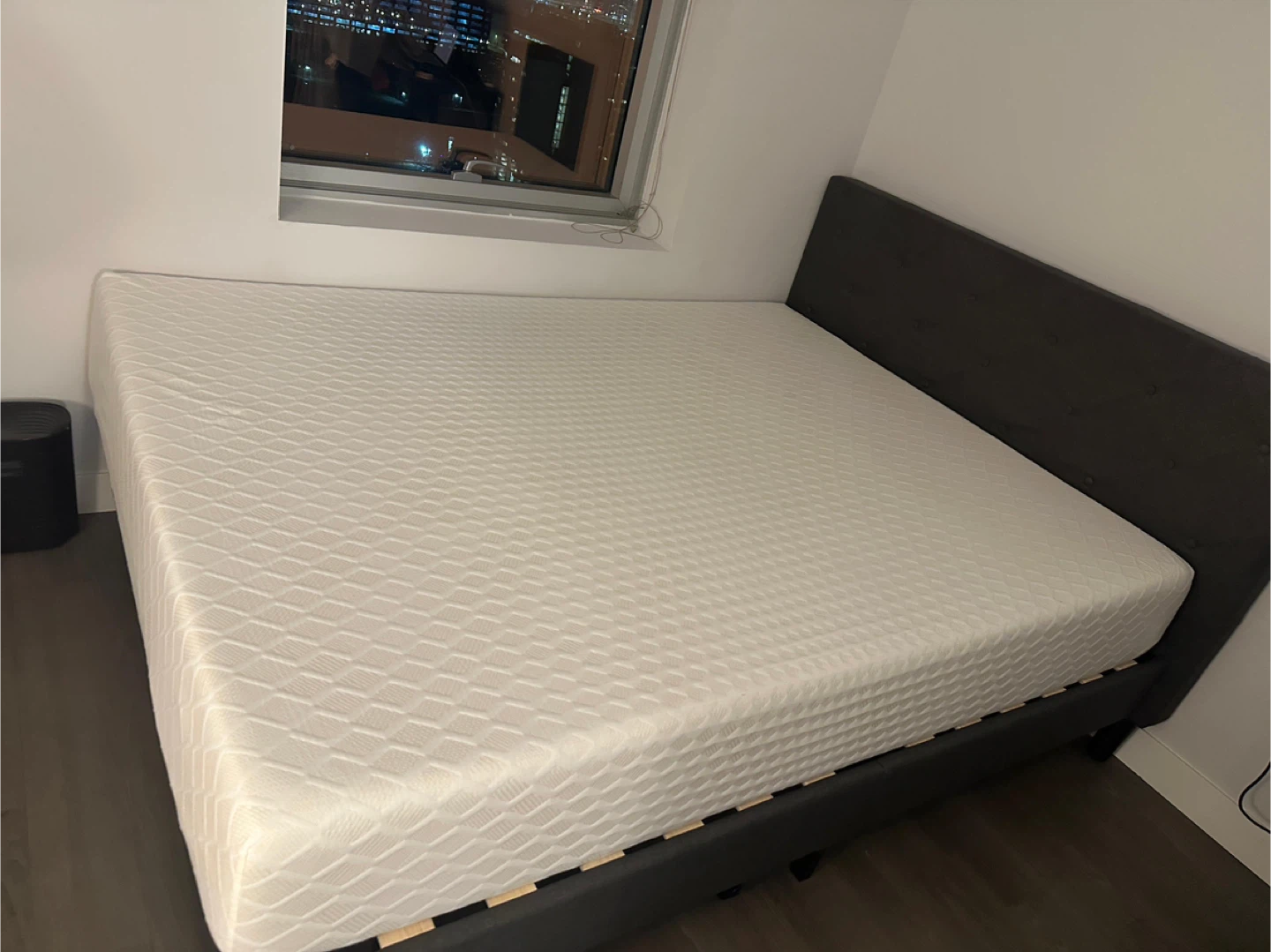 Queen Size medium firm memory foam Mattress