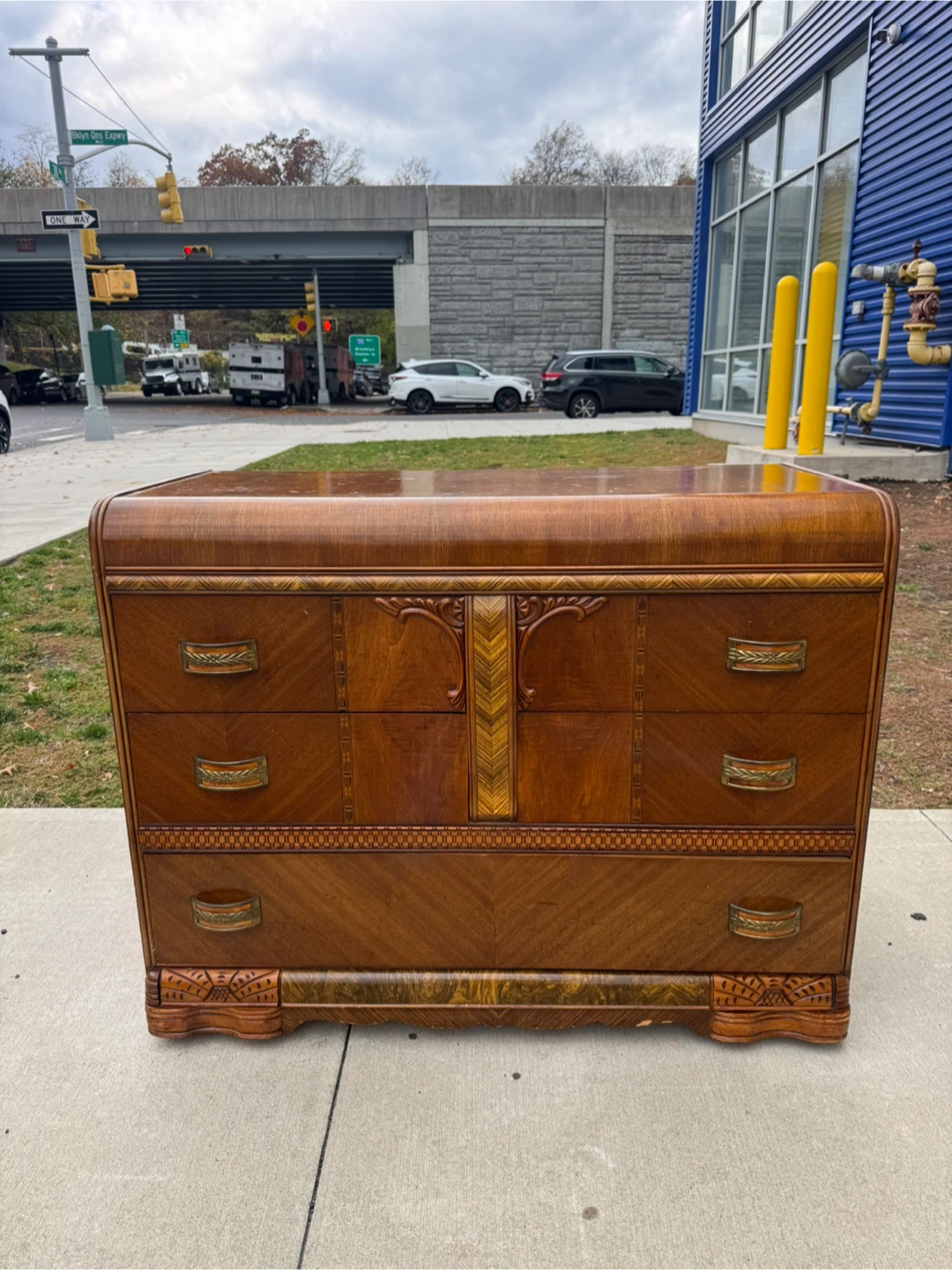 Free delivery vintage wood dresser - photo 3