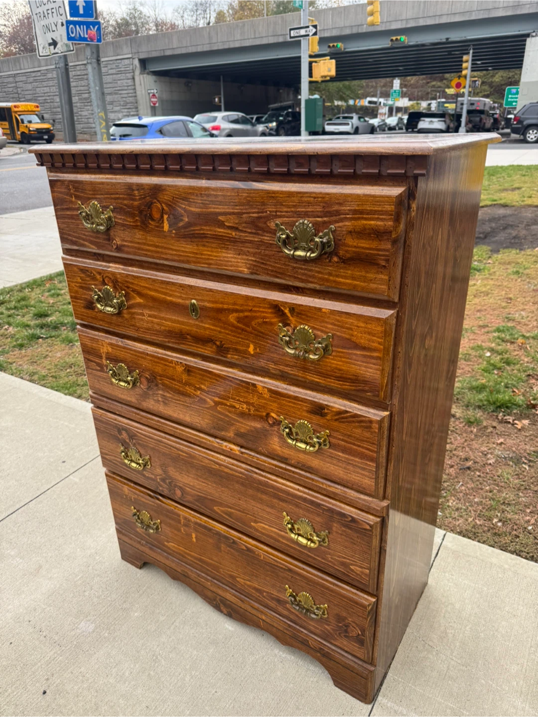 Free delivery dresser - photo 2