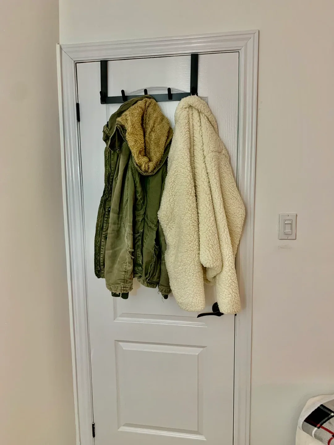 $800/mth fully furnished private room image indicator(5)