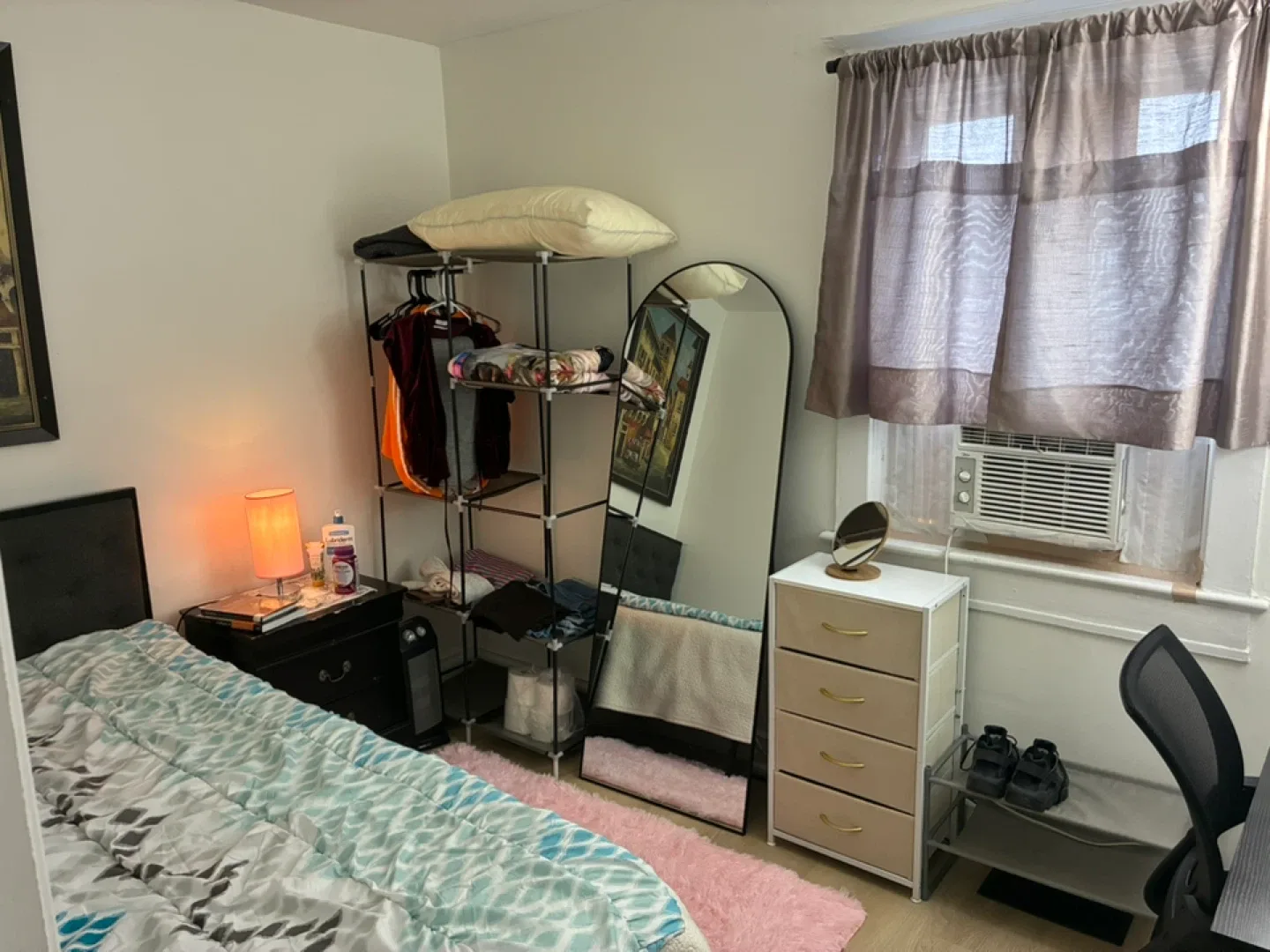 $800/mth fully furnished private room image indicator(2)