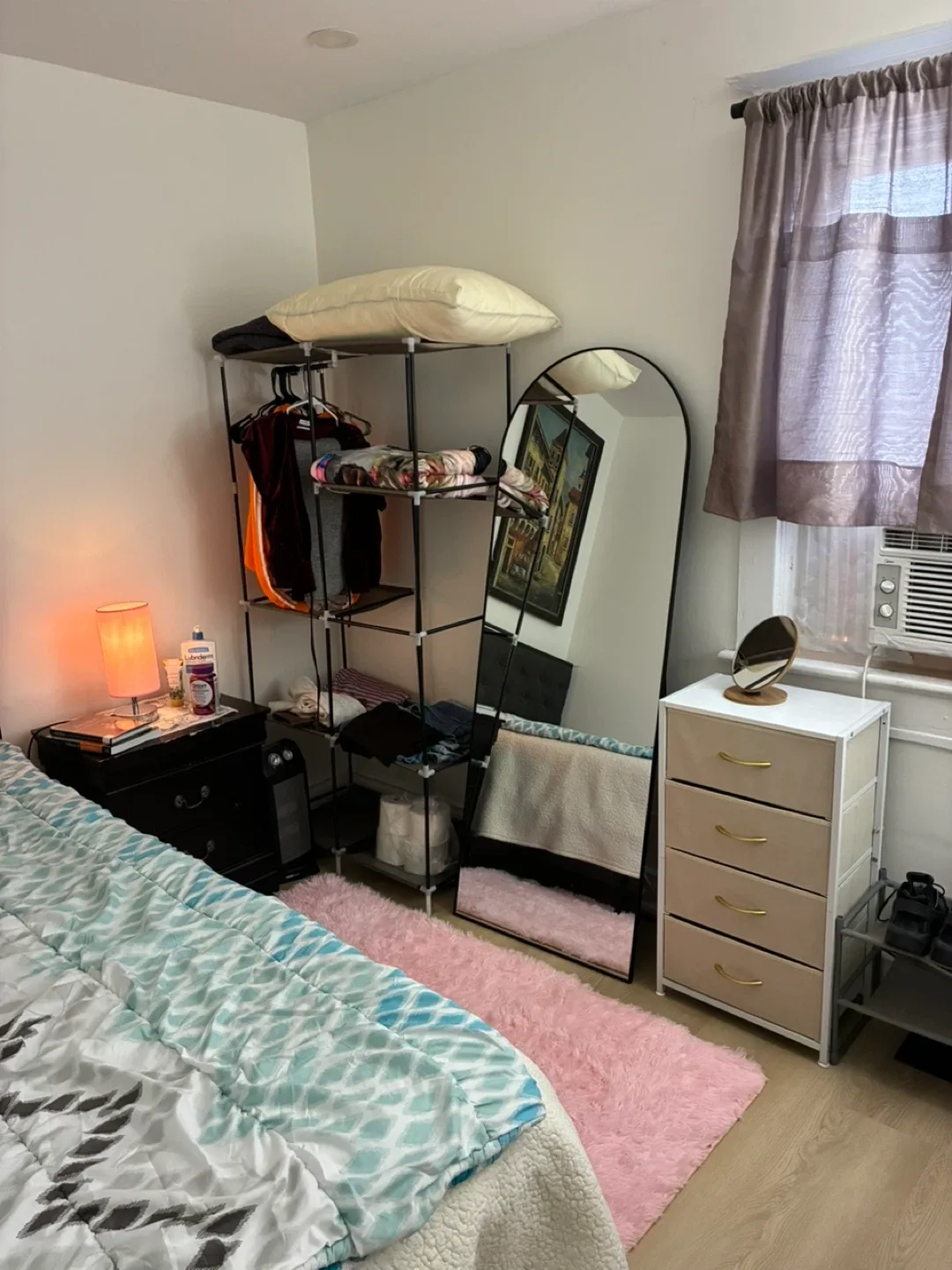 $800/mth fully furnished private room image indicator(3)